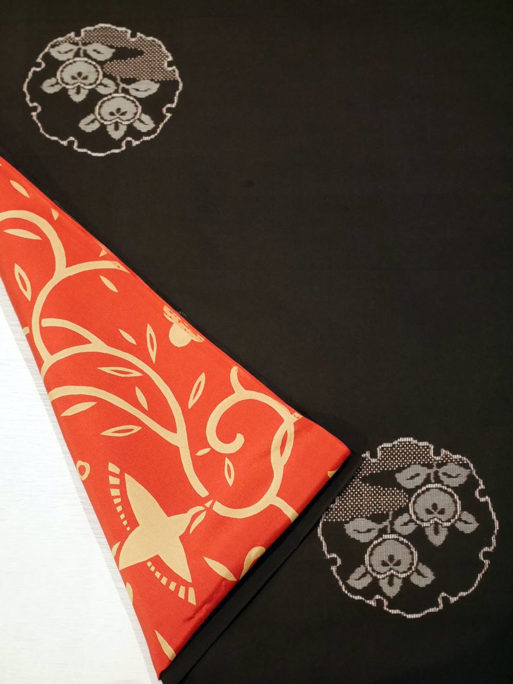 大島紬の八掛遊びー八掛でこんなに変わる着物の表情。貴女はどれがお