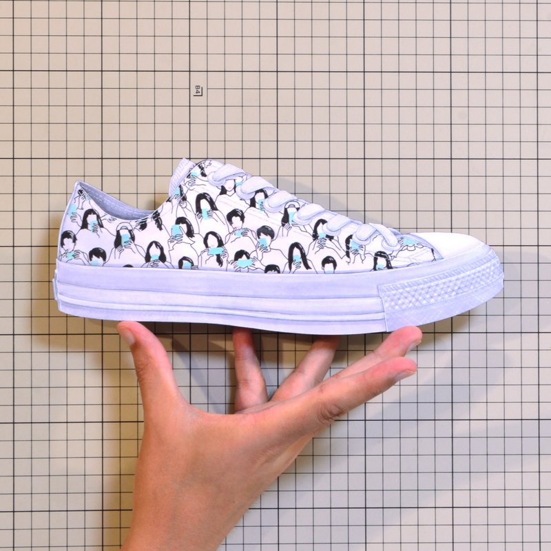 Shoes：01595 “White atelier BY CONVERSE” Artist collaboration design “ナカムラ マサキ”