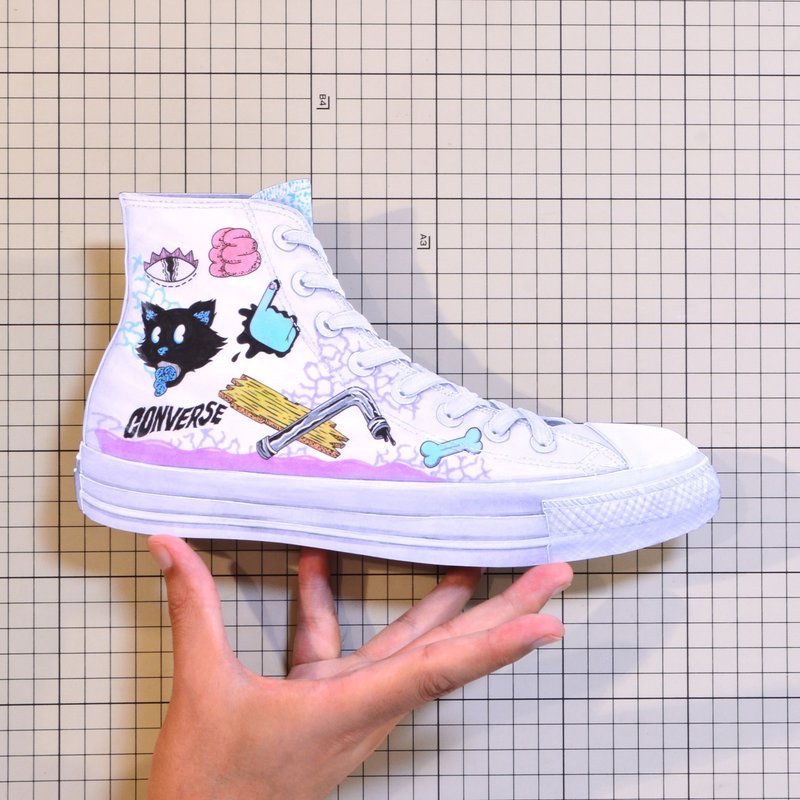 Shoes：01605 “White atelier BY CONVERSE” Artist collaboration design “KASICO”