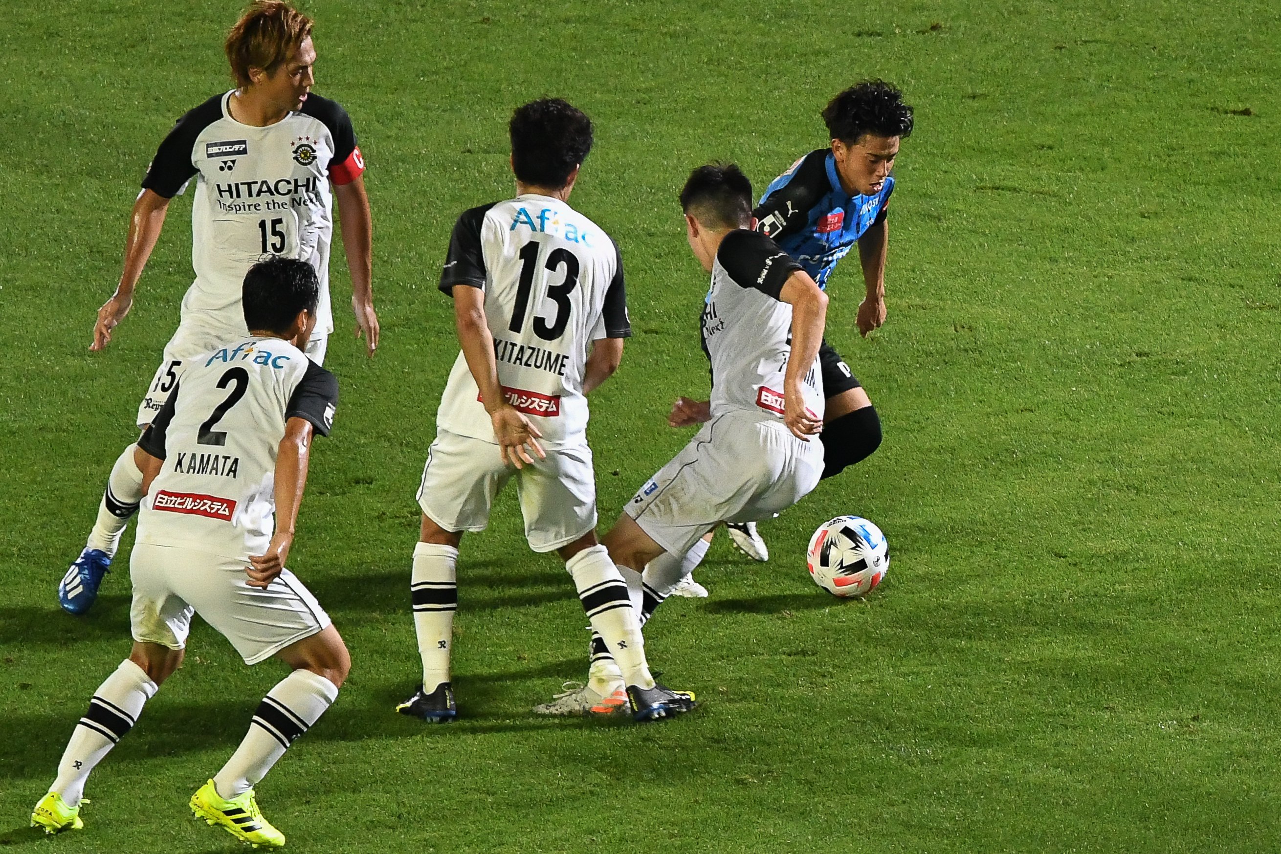 サッカー連続写真 長谷川のルーレットターン 7月11日対レイソル戦 Hla0048 Note