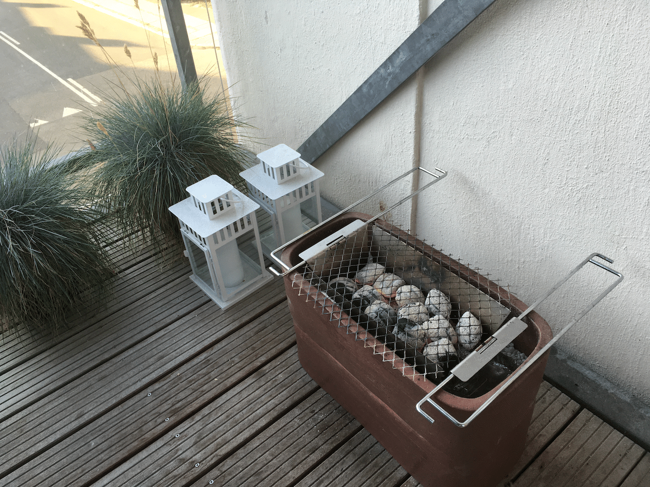 植木鉢で自作したグリルで焼き鳥bbq ひぐち デンマークで仕事中 Note