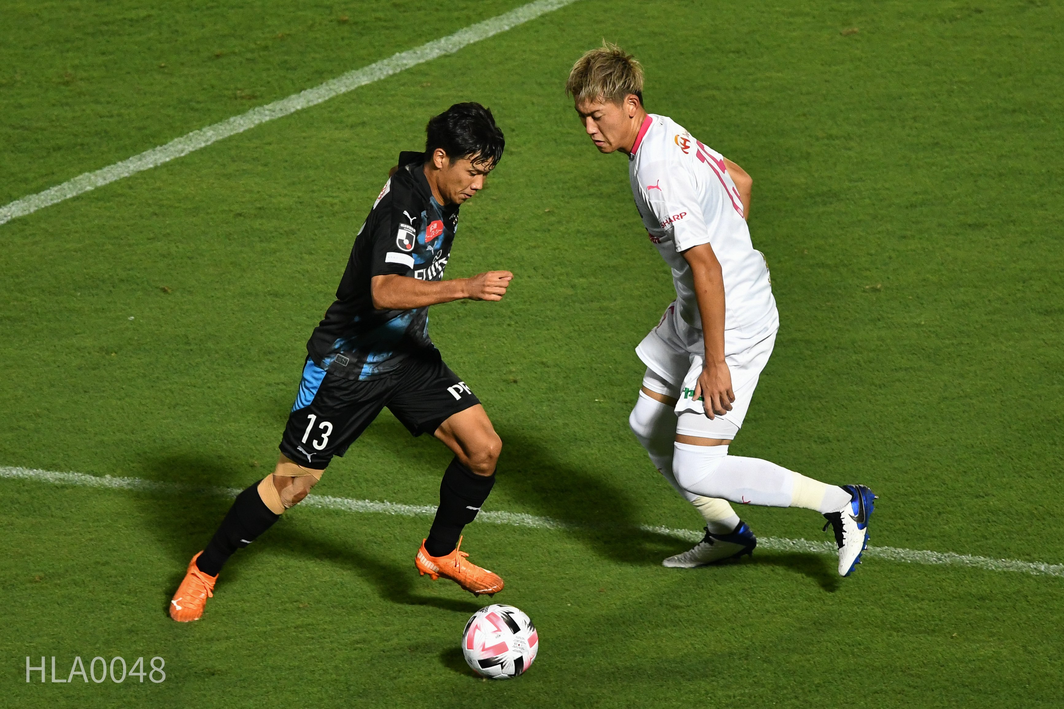 サッカー連続写真 左サイドの攻防 8月19日フロンターレ対セレッソ戦 Hla0048 Note
