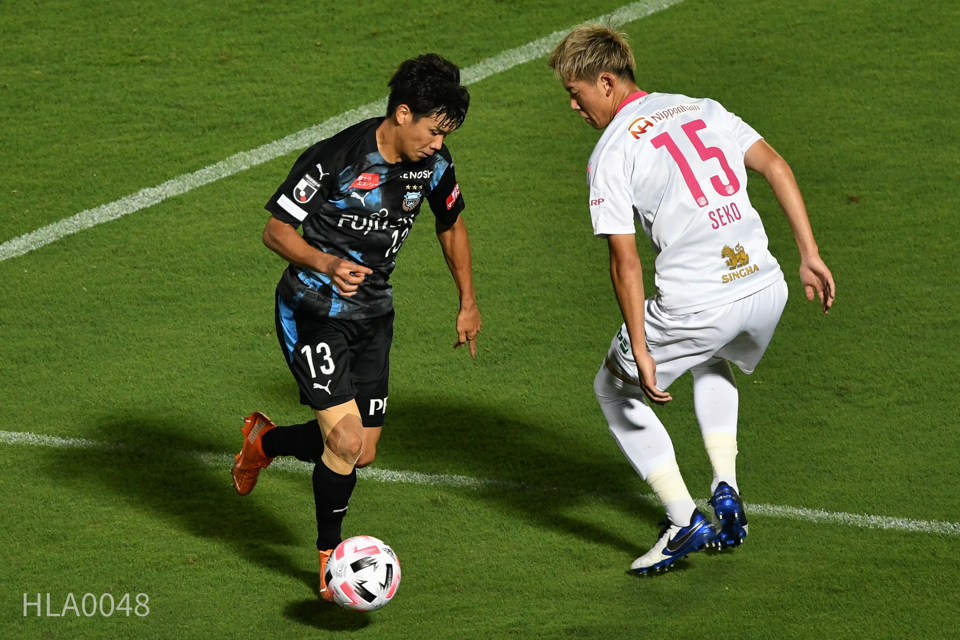 サッカー連続写真 左サイドの攻防 8月19日フロンターレ対セレッソ戦 Hla0048 Note