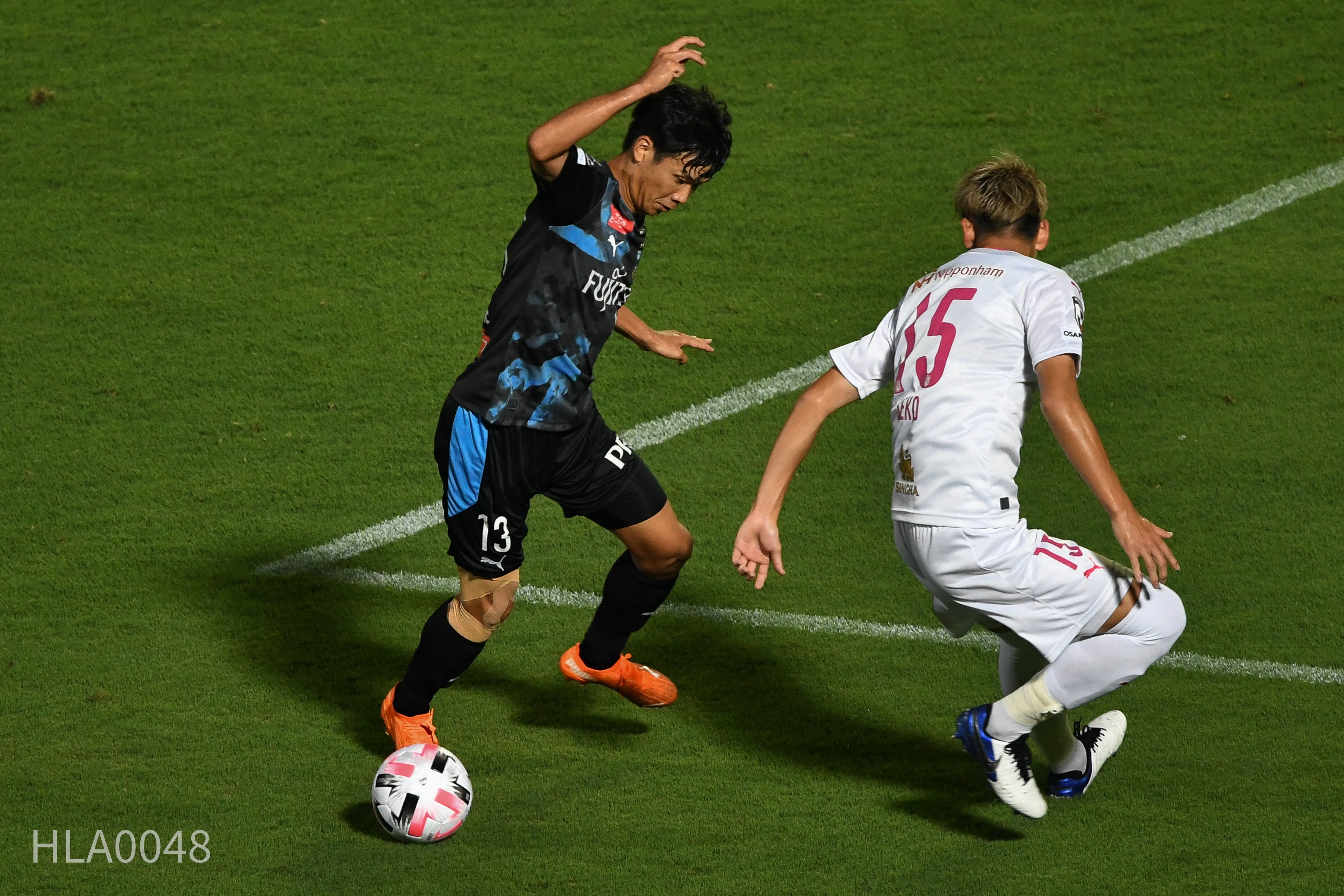 サッカー連続写真 左サイドの攻防 8月19日フロンターレ対セレッソ戦 Hla0048 Note