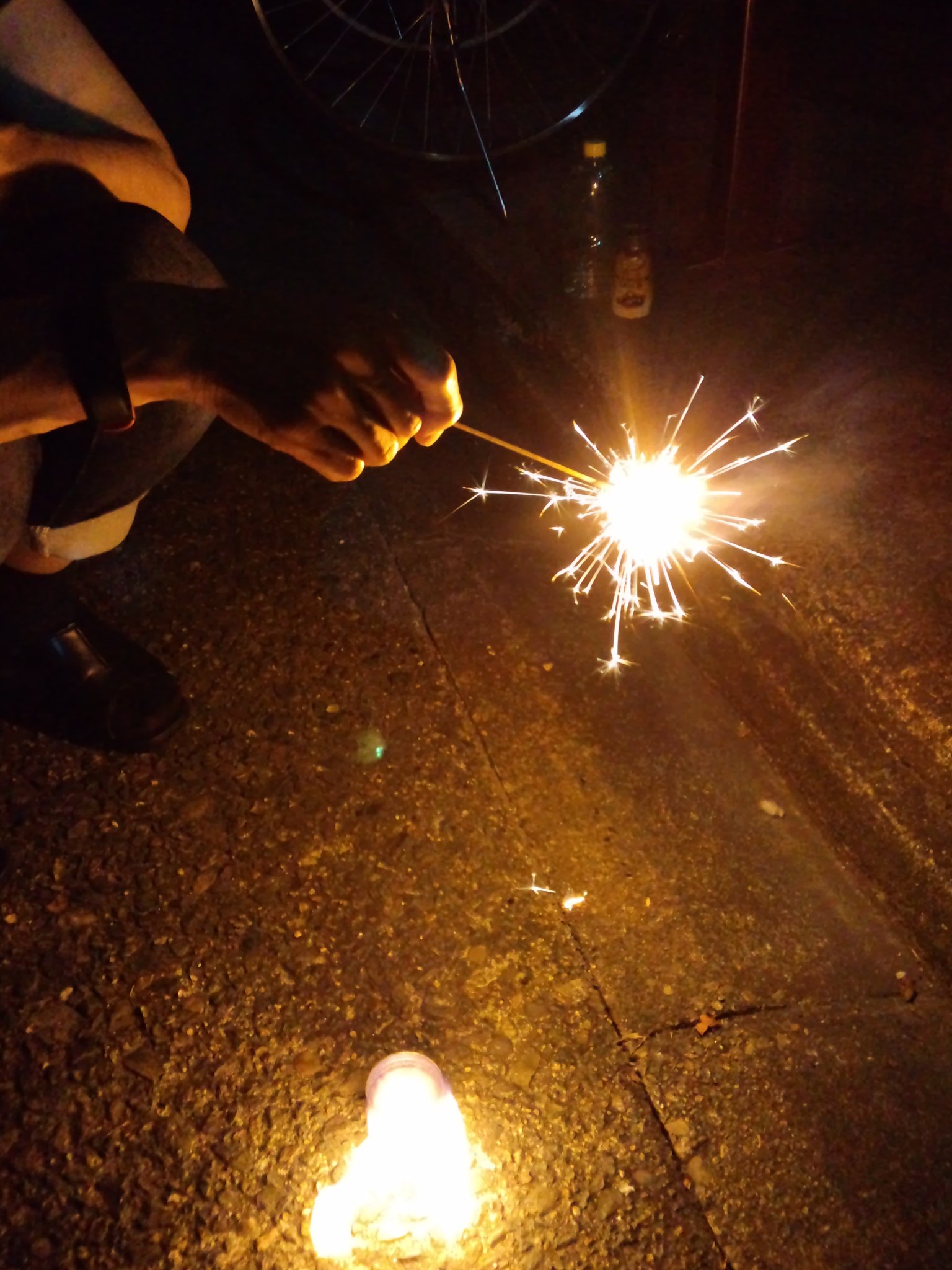 夏の終わりの手持ち花火 Tatsuo Takeuchi Note