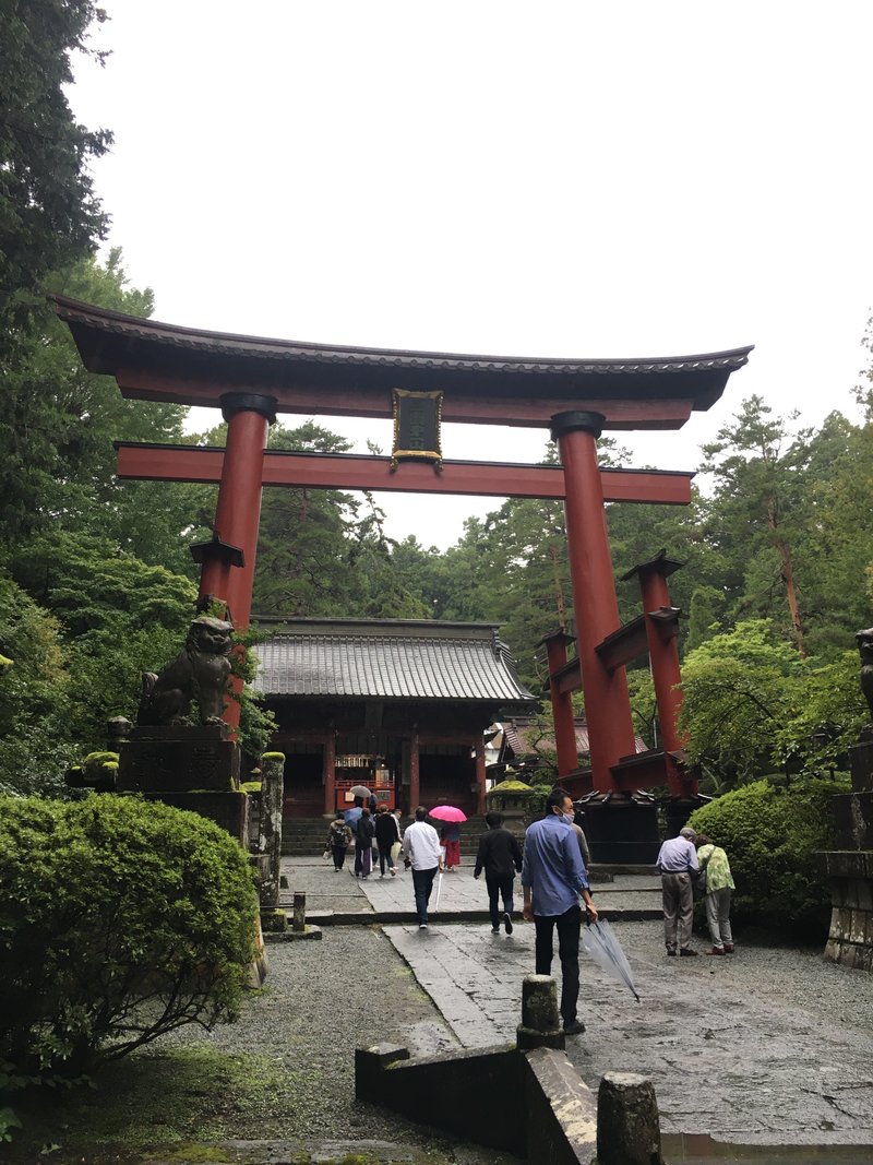 鳥居をくぐるにつれ厳粛で清々しく、そして神々しい空気に。一応神様に許可ください、とお願いしたけれどお社内はシャッターが落ちませんでした💦🙏