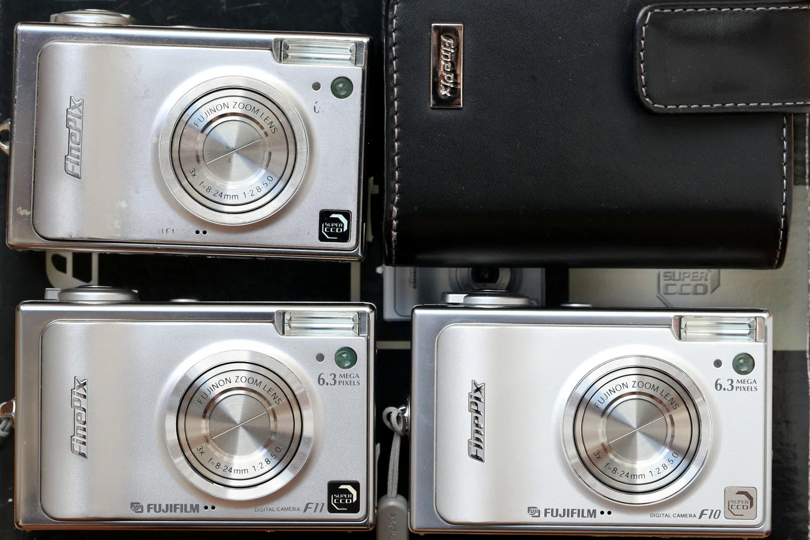 名機 FUJIFILM FinePix F10 デジタルカメラ デジカメ 動作品 中古 