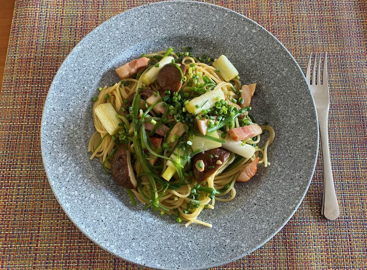 長ネギと椎茸 ベーコンも入れて飛魚だし味のパスタを作る 家人不在の昼ご飯 かんじい Note 長ネギと椎茸 ベーコンも入れて飛魚だし味のパスタを作る 家人不在の昼ご飯 かんじい Note