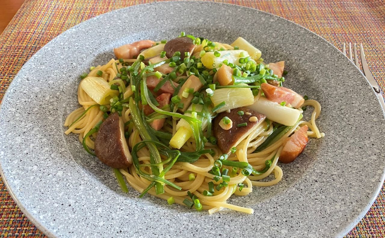 長ネギと椎茸 ベーコンも入れて飛魚だし味のパスタを作る 家人不在の昼ご飯 かんじい Note 長ネギと椎茸 ベーコンも入れて飛魚だし味のパスタを作る 家人不在の昼ご飯 かんじい Note
