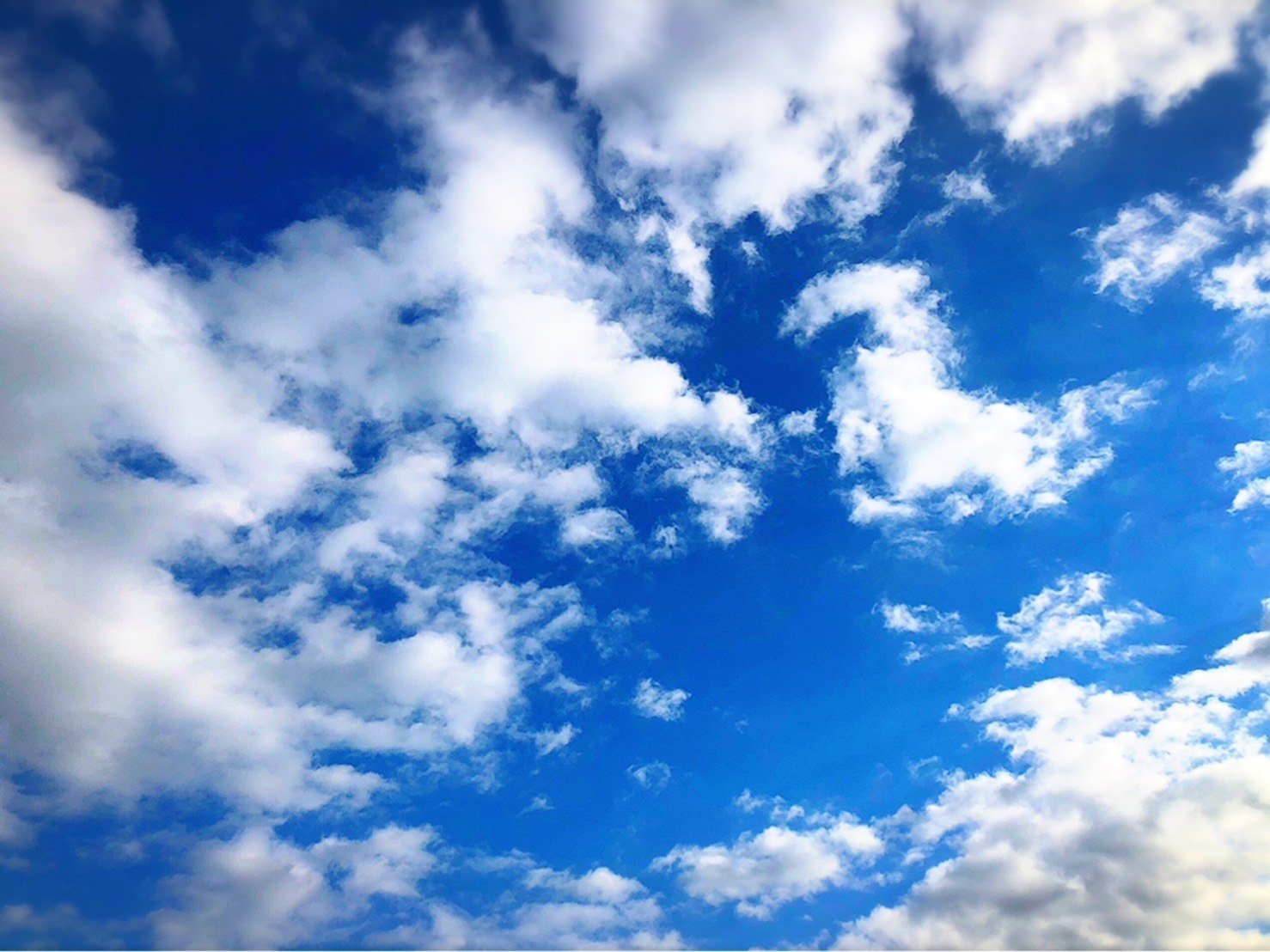 見上げると美しい空 マッキー 博多女子 Note