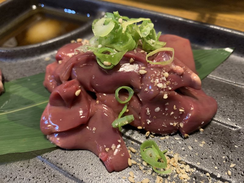 家の近くで鳥レバ刺し食べられるお店発見して嬉しい♪