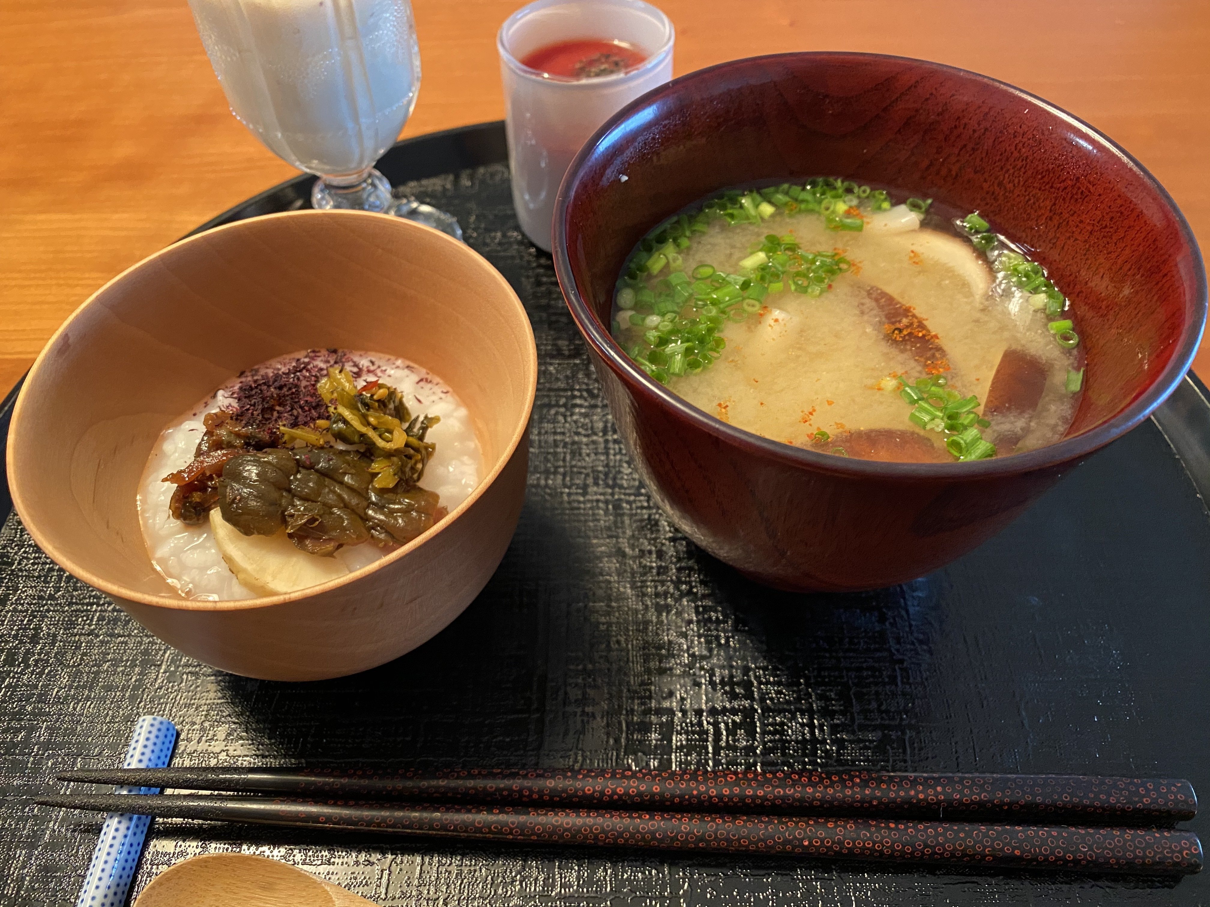 木の子 じゃがいも にんじんの味噌汁と 飲み過ぎに効くお粥だそうです かんじい Note