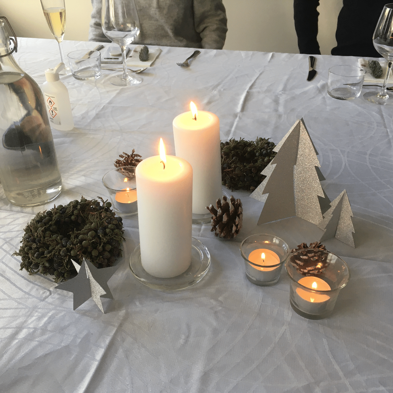テーブルのクリスマスデコレーション。デンマークでのパーティではキャンドルが必須アイテム! 画像4