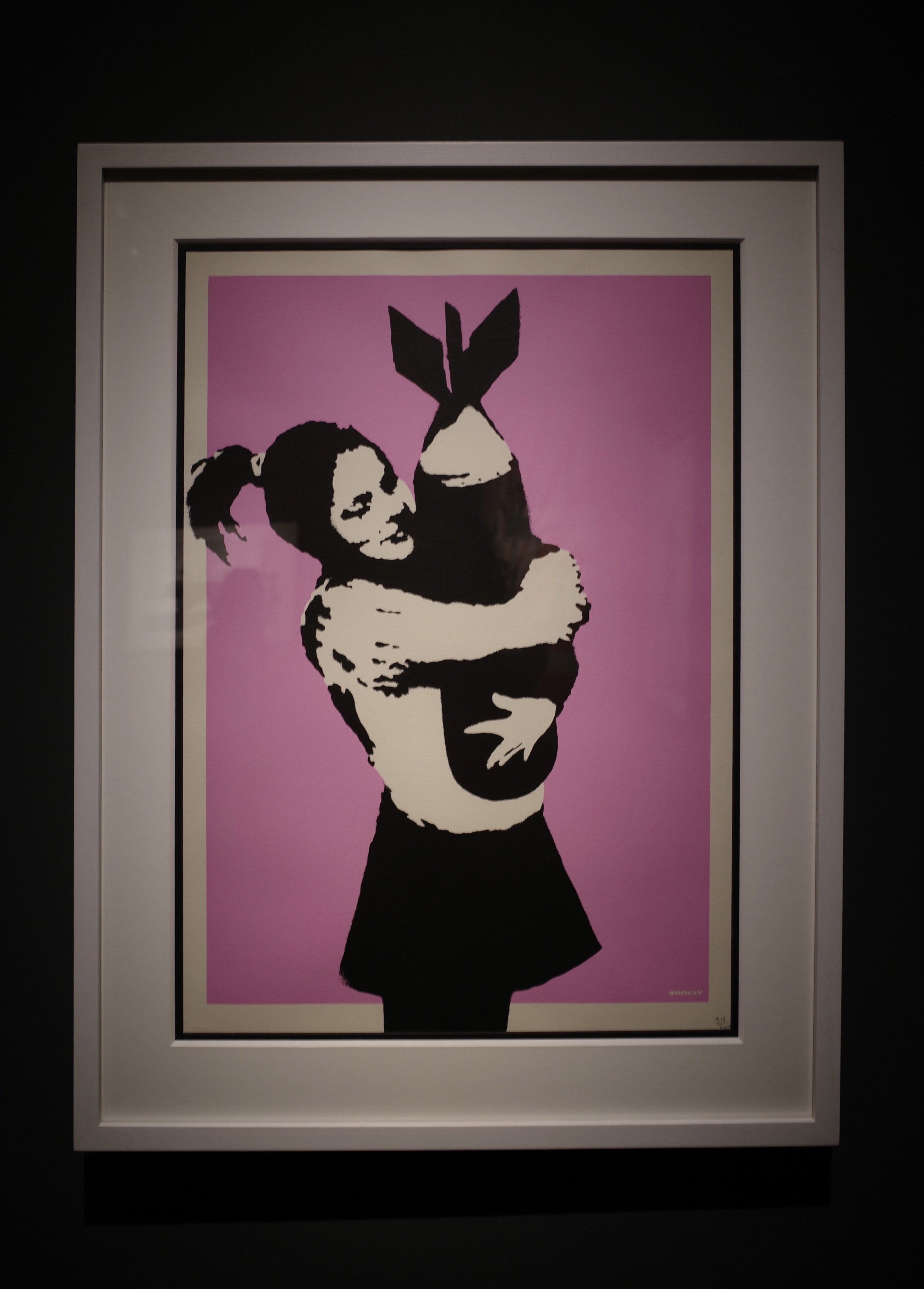 送料無料 非冷凍品同梱不可 バンクシー ラグ bomb hugger BANKSY