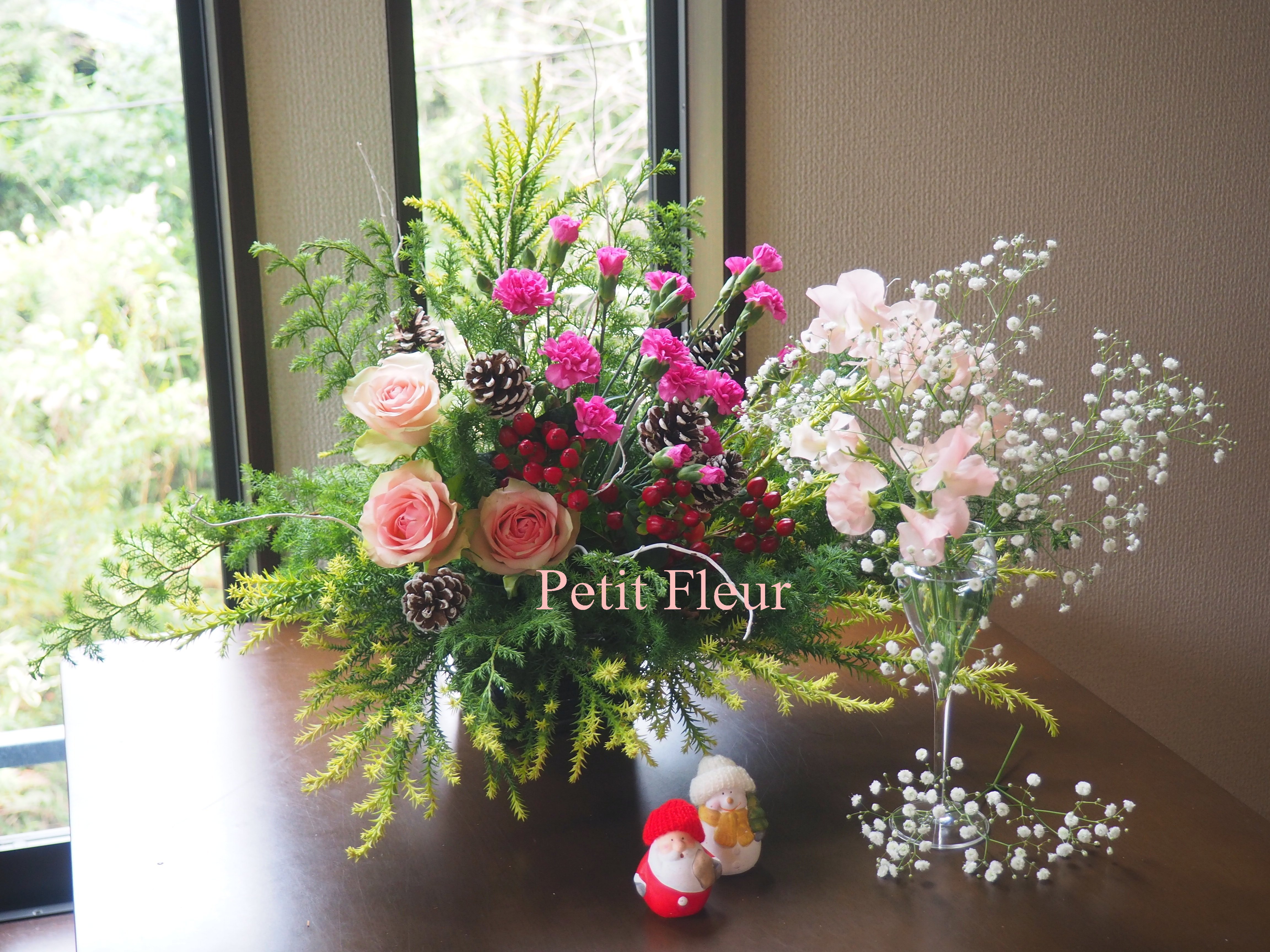 ふんわり可愛いクリスマス花 12月お花の教室 生徒さん作品 プチフルール 北鎌倉 花オルテンシア Note ふんわり可愛いクリスマス花 12月お花の教室 生徒さん作品 プチフルール 北鎌倉 花オルテンシア Note