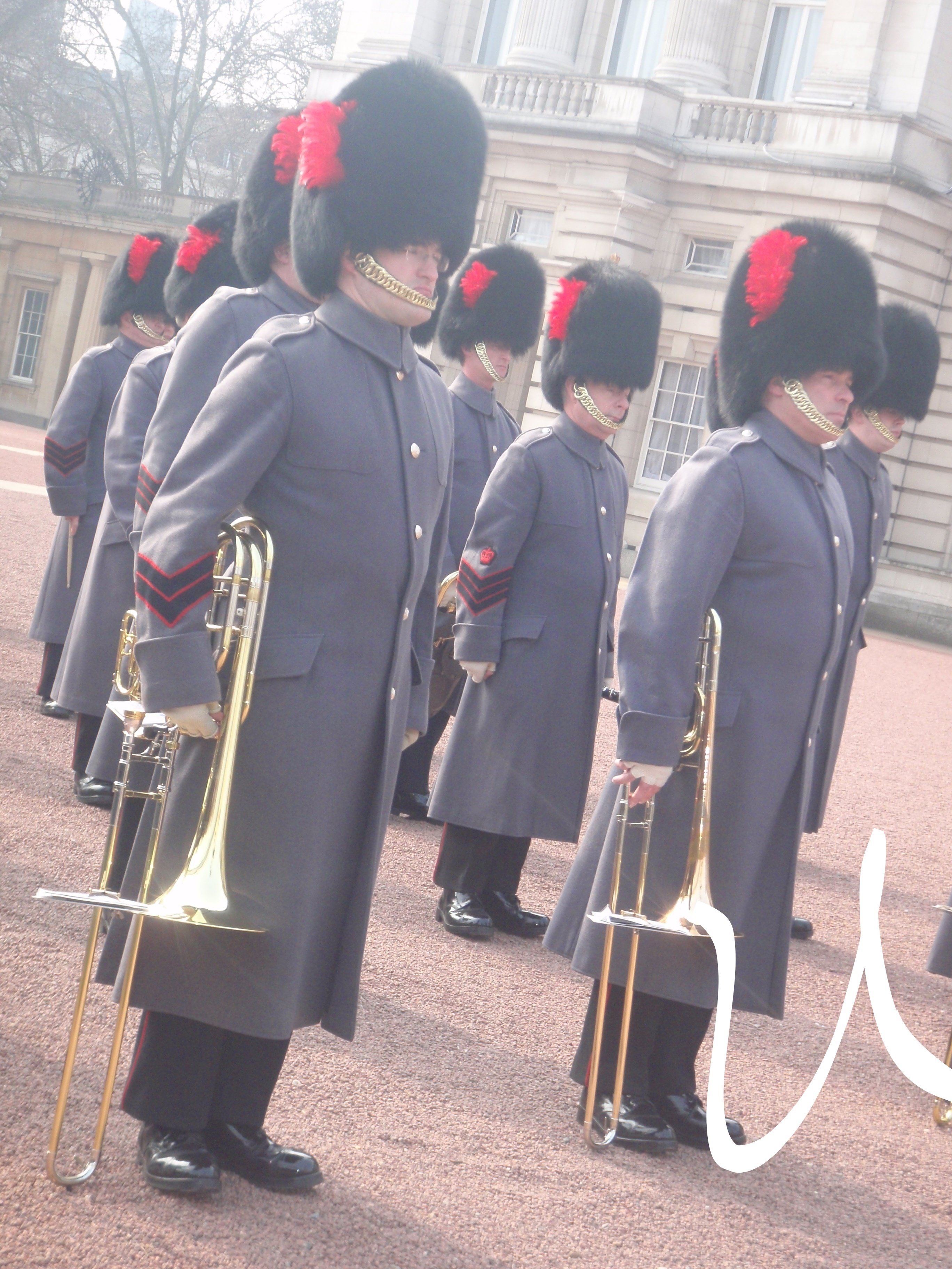 The Change Guards Buckingham Palace バッキンガム宮殿衛兵交代 冬服 ロンドン 英国 海に舞う Note