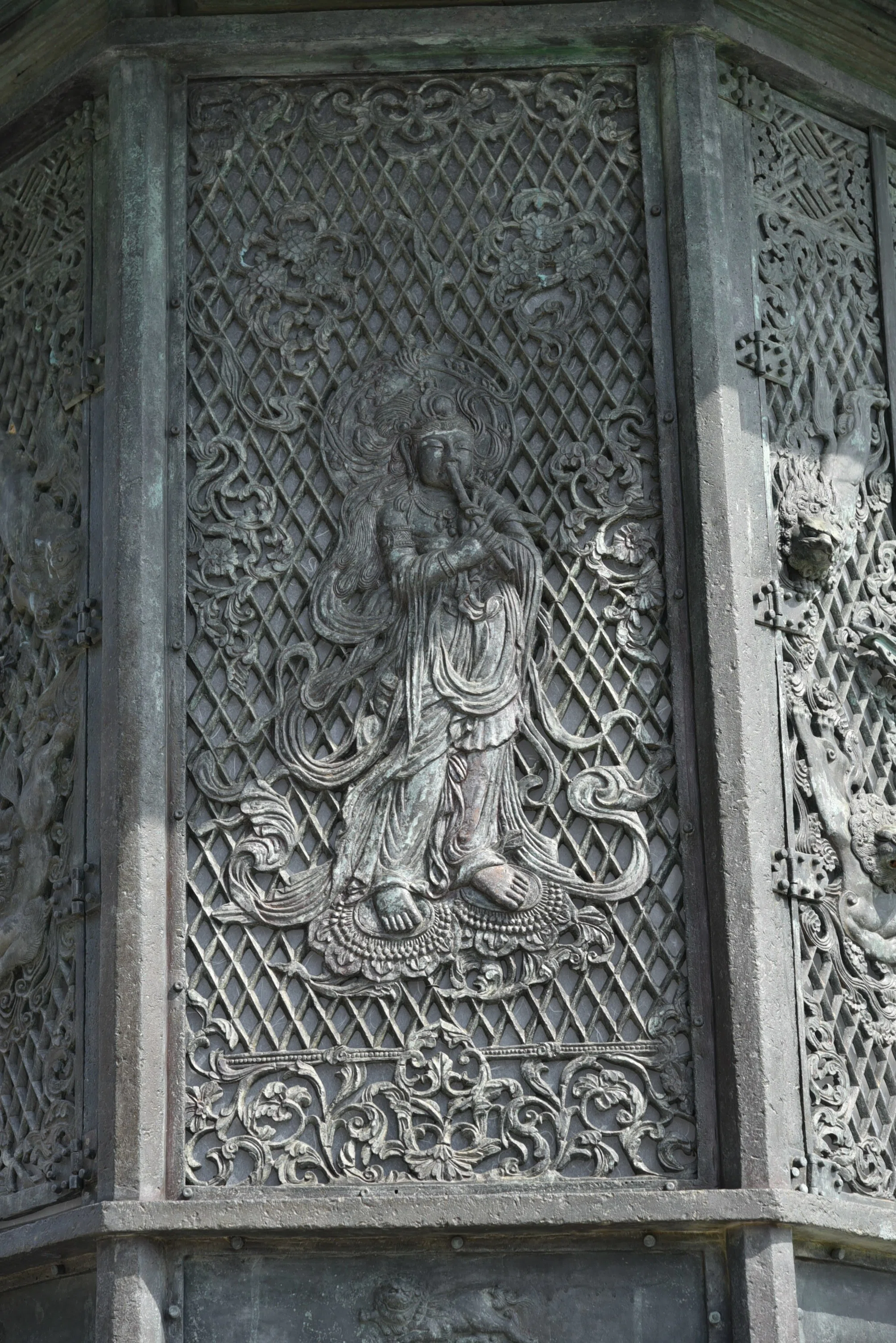 東大寺大仏殿金銅八角燈籠｜ART AND MOVIE