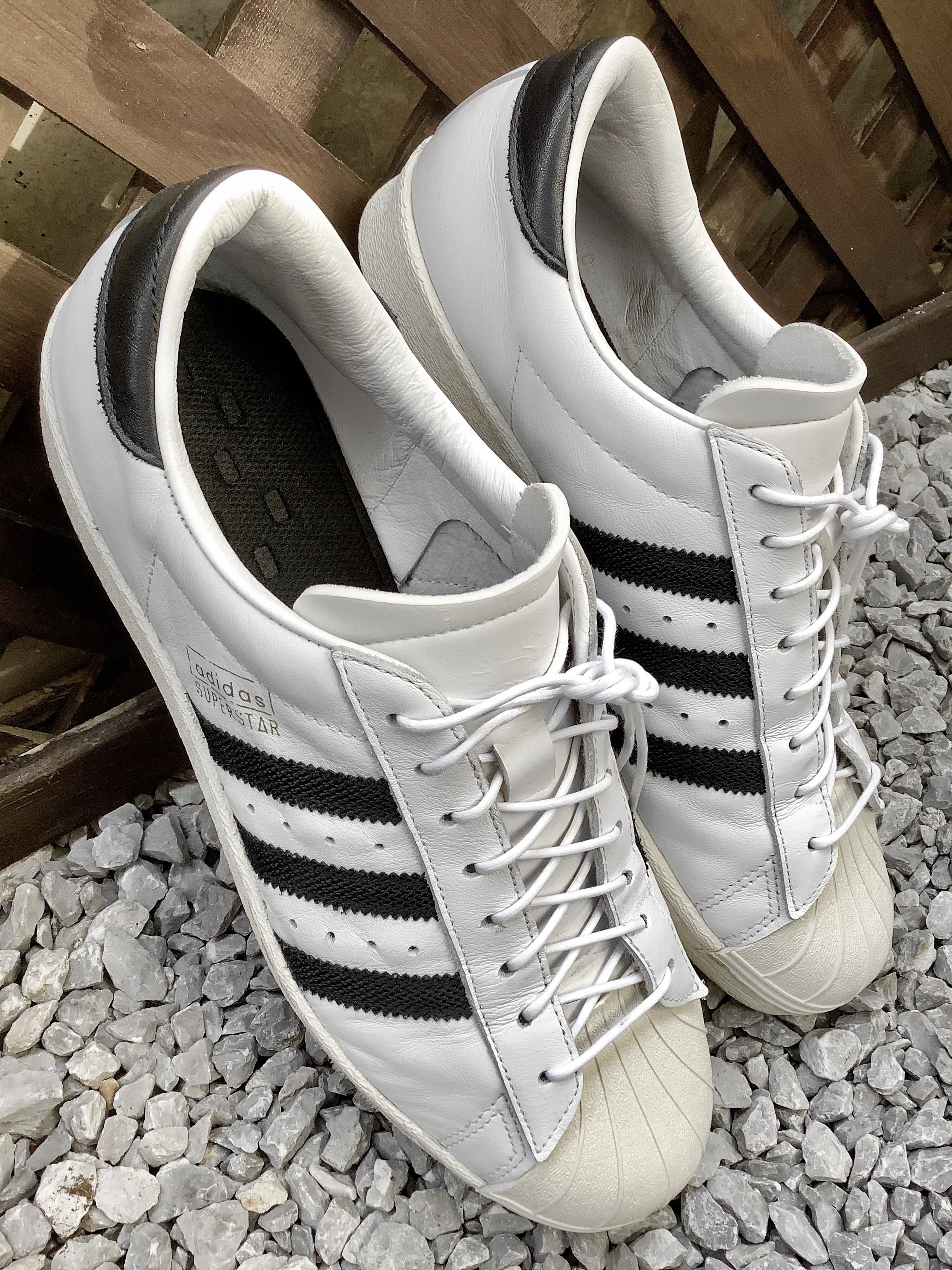 秋からとことん愛用しているスーパースター Adidas 1974年モデル復刻版 霞ケ丘 Note