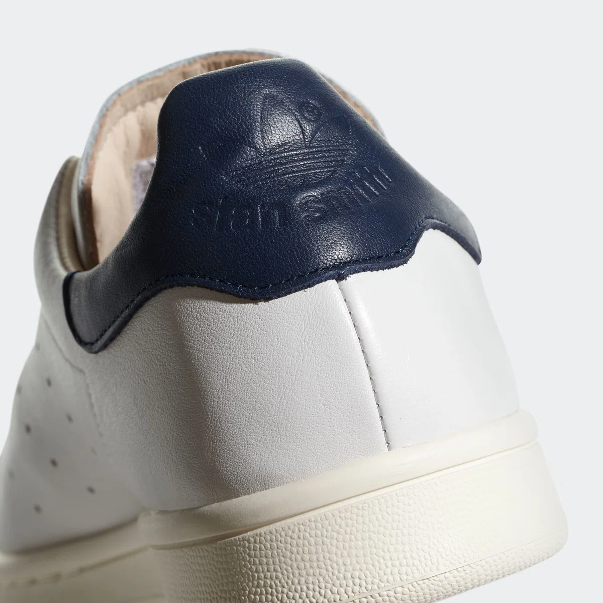 2年経っても人気衰えず、ついに再販されたスタンスミス RECON（adidas 