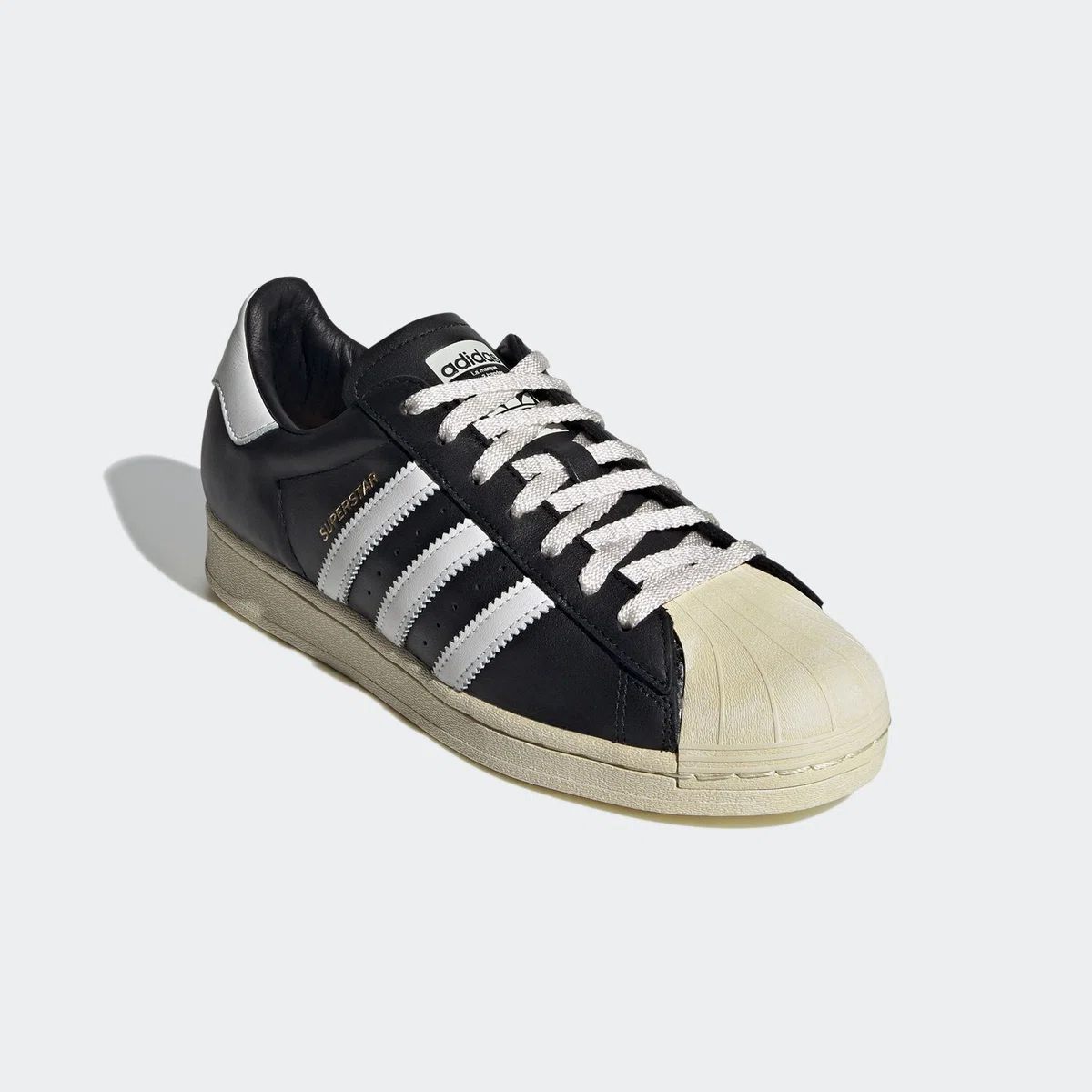 超絶お薦めのレトロ調スーパースター（adidas）｜霞ケ丘