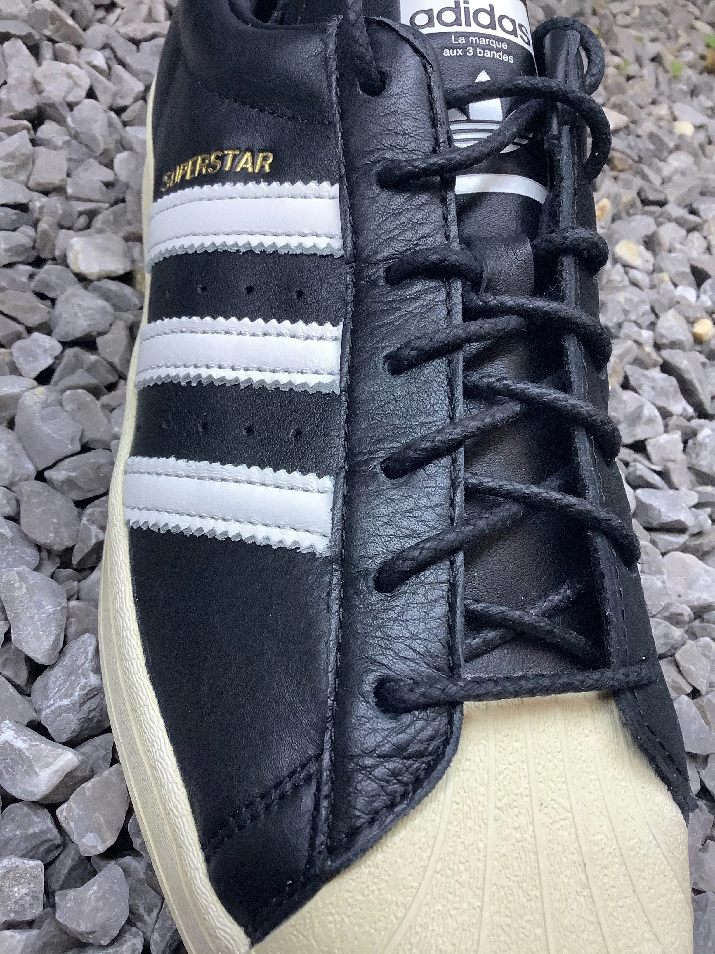 超絶お薦めのレトロ調スーパースター（adidas）｜霞ケ丘