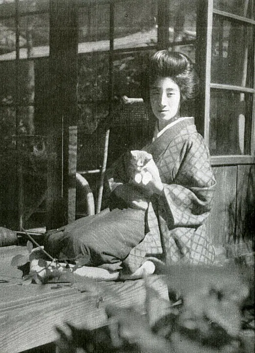 百年ﾆｭｰｽ】1920（大正9）7月5日（月）九条武子が処女歌集『金鈴』を版