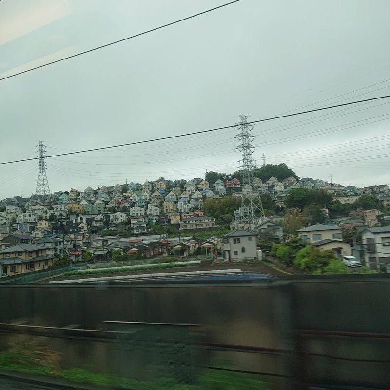 新幹線から見た、オモチャみたいなお家たち。