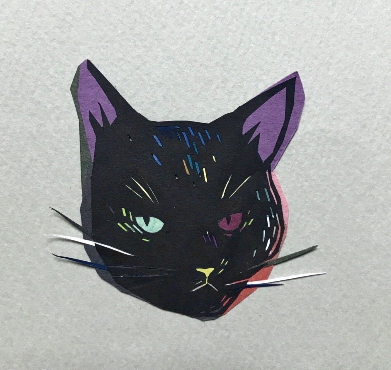 切り絵の一閑張り「強面の猫」 遺憾