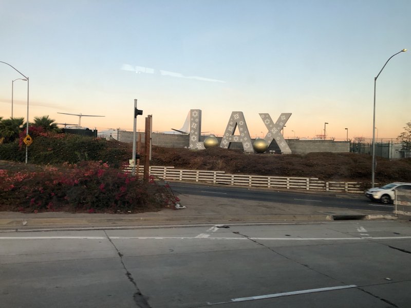 ご存知　LA空港
