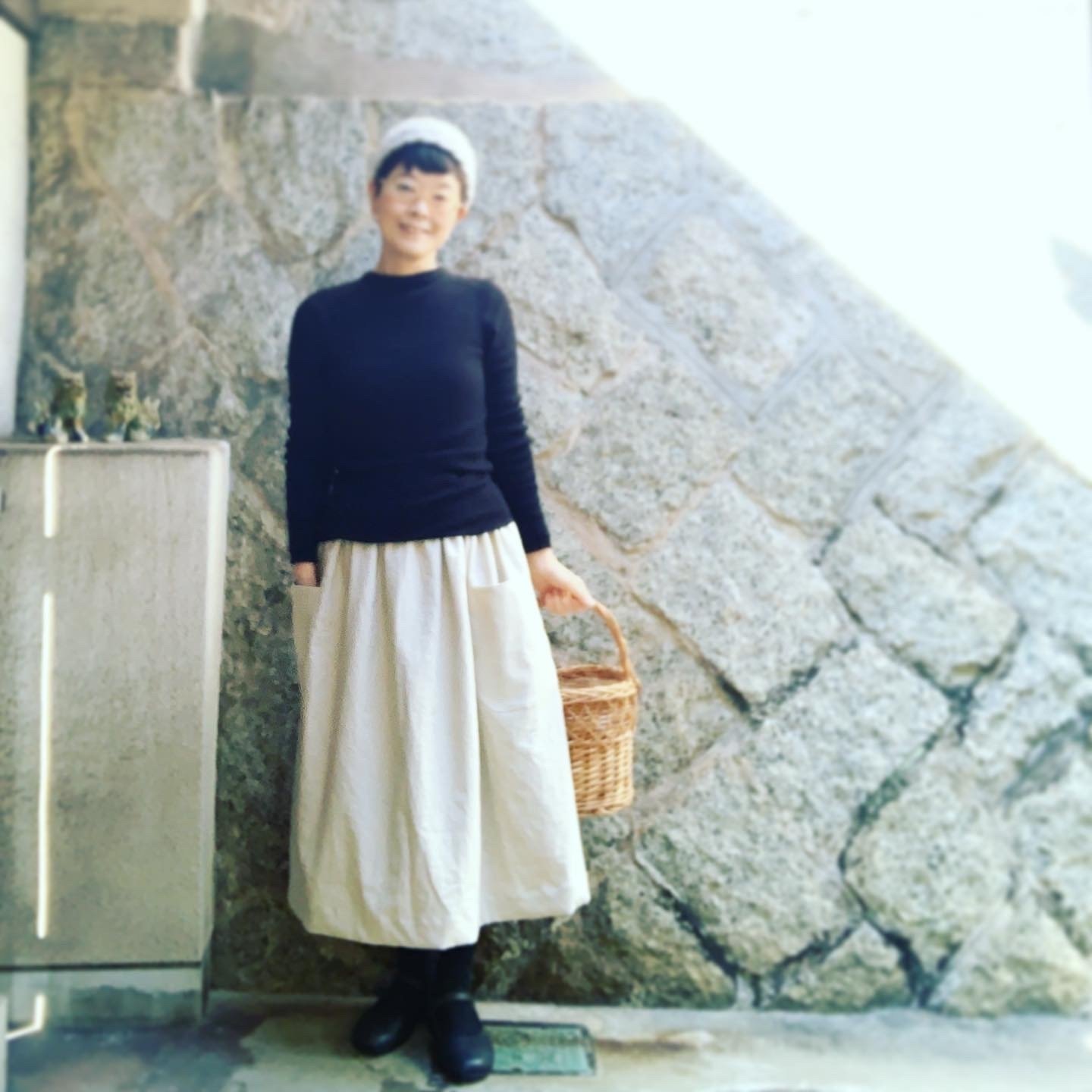 生成り色大きめのポケットギャザースカート｜torotoro.