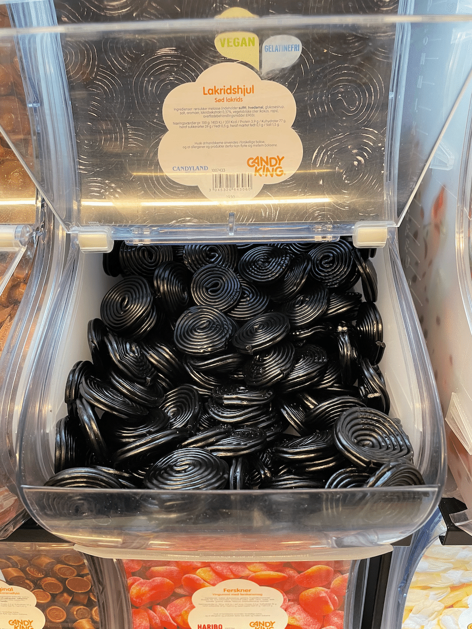 ただ、注意しないといけないのはリコリスという危険グミがたくさんあること >_< うっかり食べてしまうと口の中が「うぇー😩」となっちゃう。。。(好きな人ごめんなさい!) 画像4