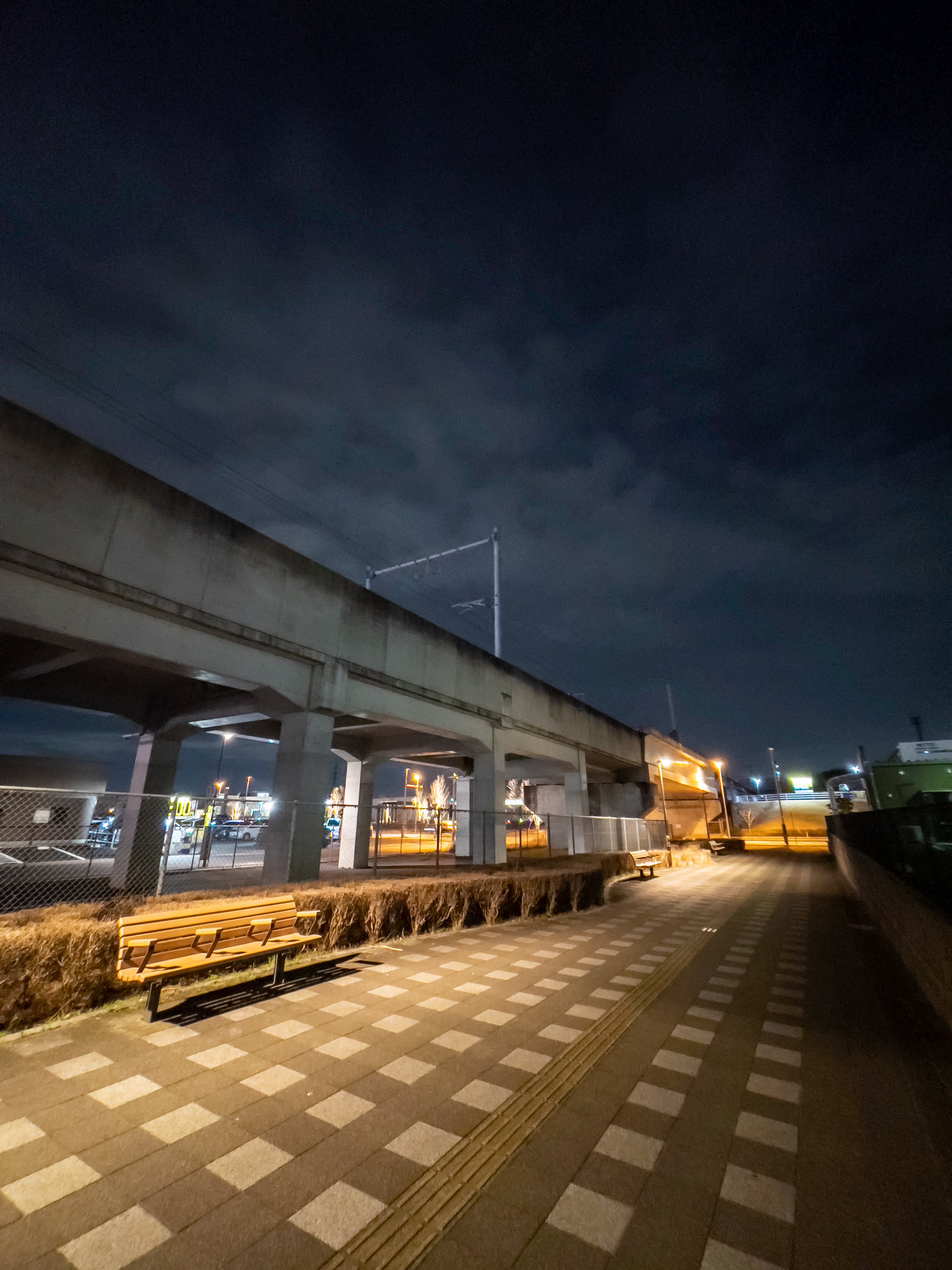 Iphone12proの超広角レンズで夜撮影 63cafe Hiromi63 Note