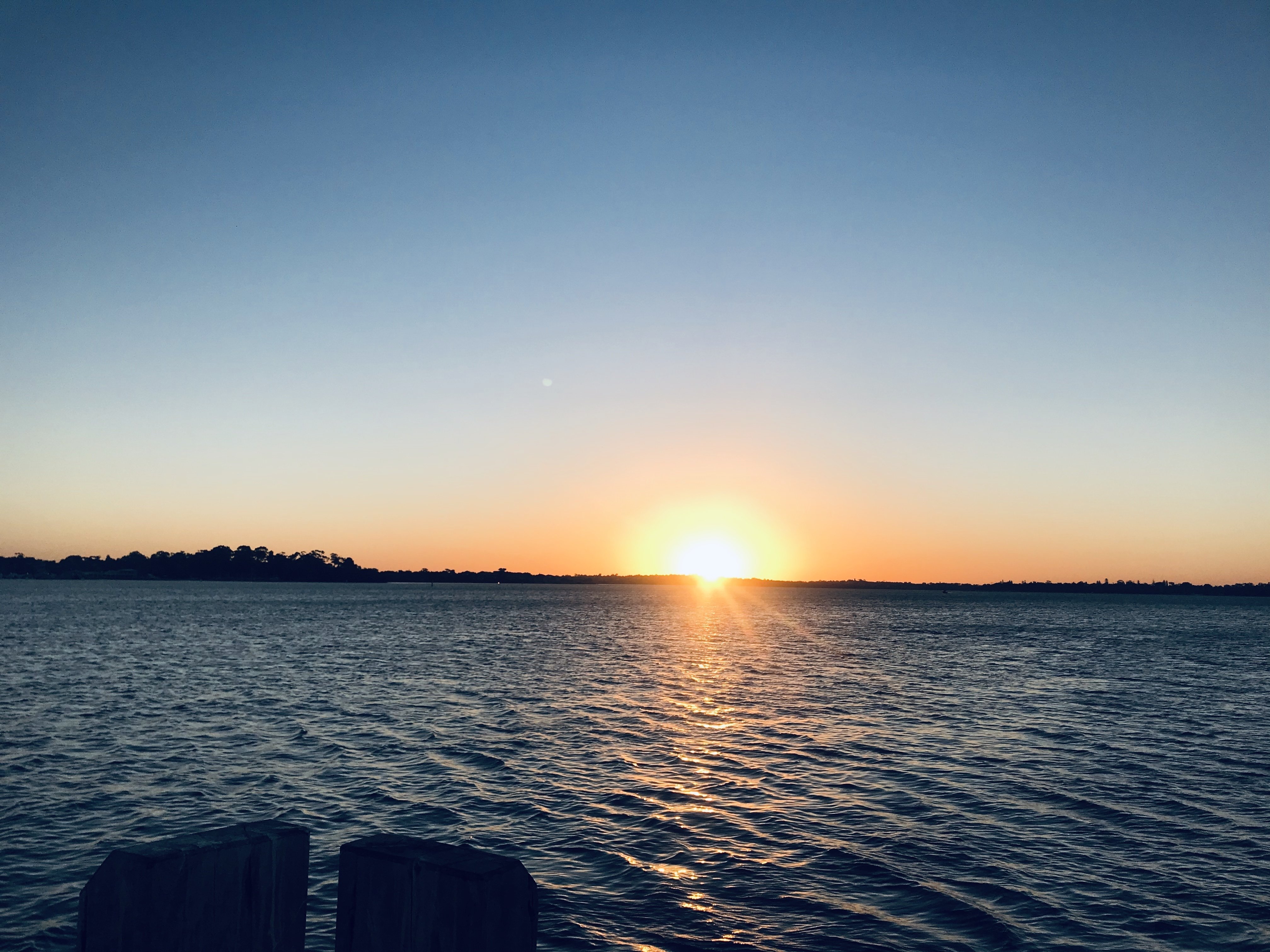 海での夕焼け サリ 海外帰りの感性直感型アーティスト Note 海での夕焼け サリ 海外帰りの感性直感型アーティスト Note