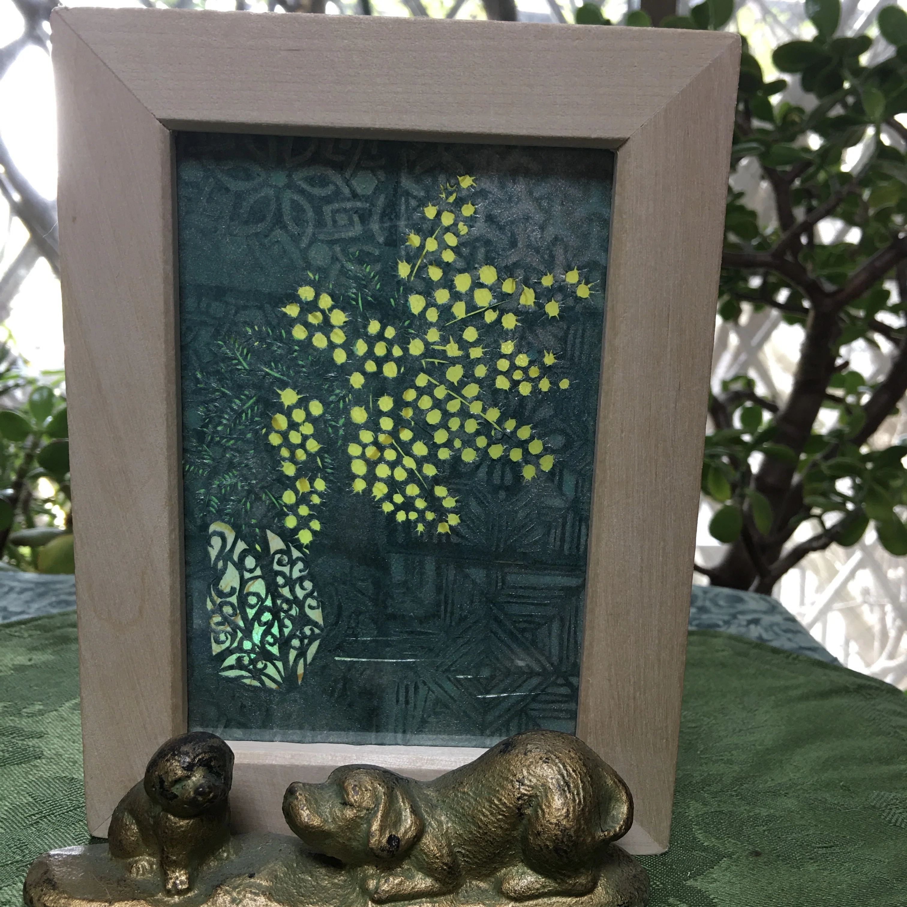 切り絵アート ミモザとお洒落な花瓶 Frau Schnitt Note