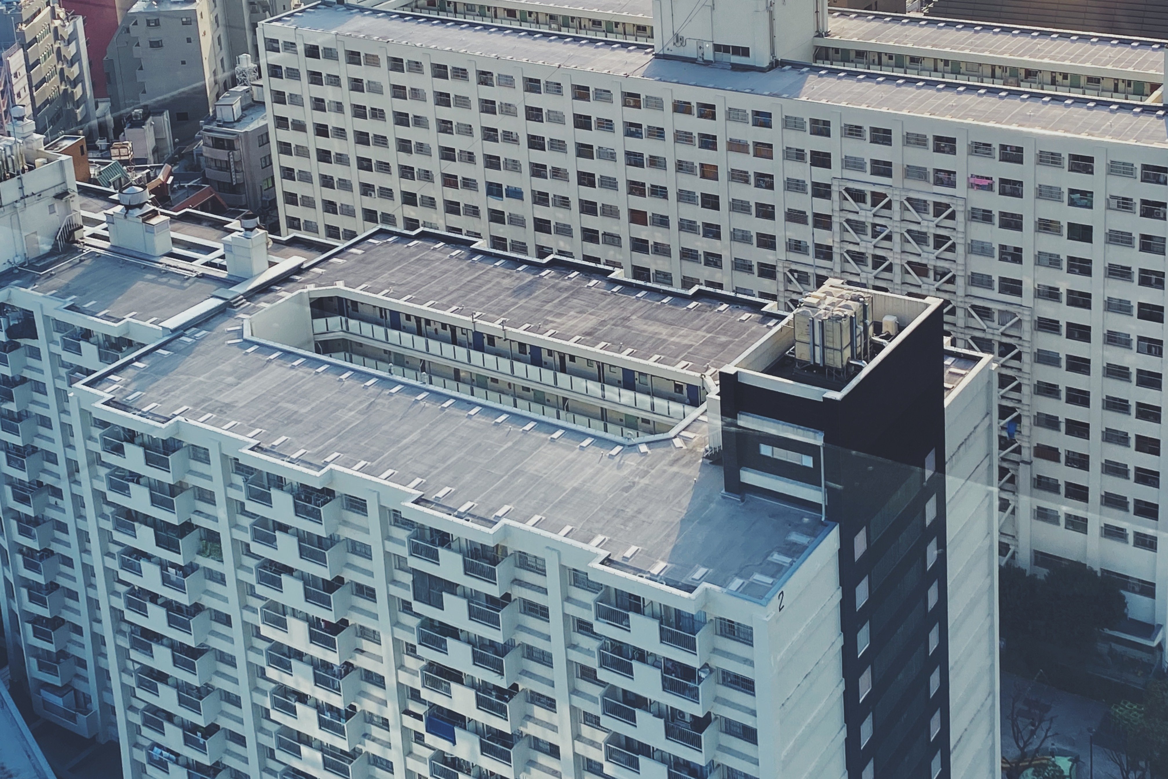 マンションの屋上 2172 稲垣純也 Note