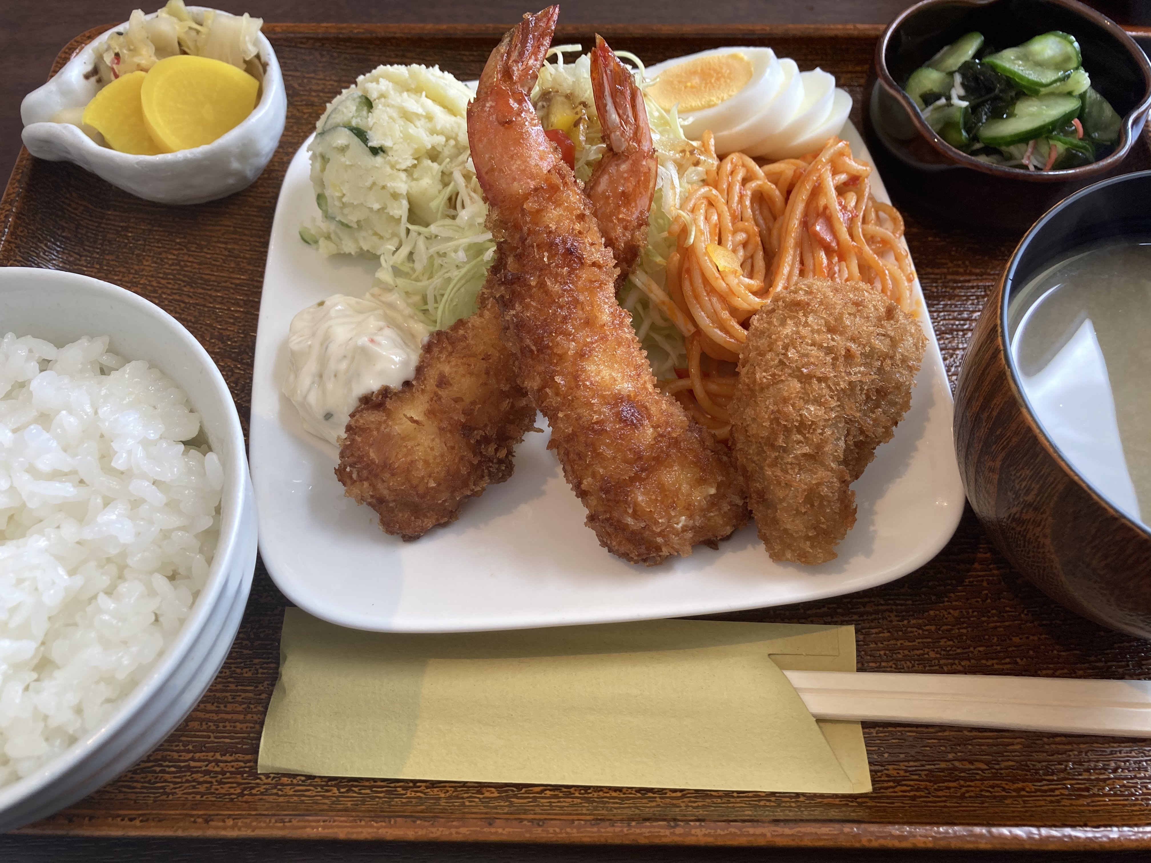 膳所駅前 ベルエキップ の日替わりランチ もも星人 6 25 アモヨコ古本喫茶 京都 Note 膳所駅前 ベルエキップ の日替わりランチ もも星人 6 25 アモヨコ古本喫茶 京都 Note