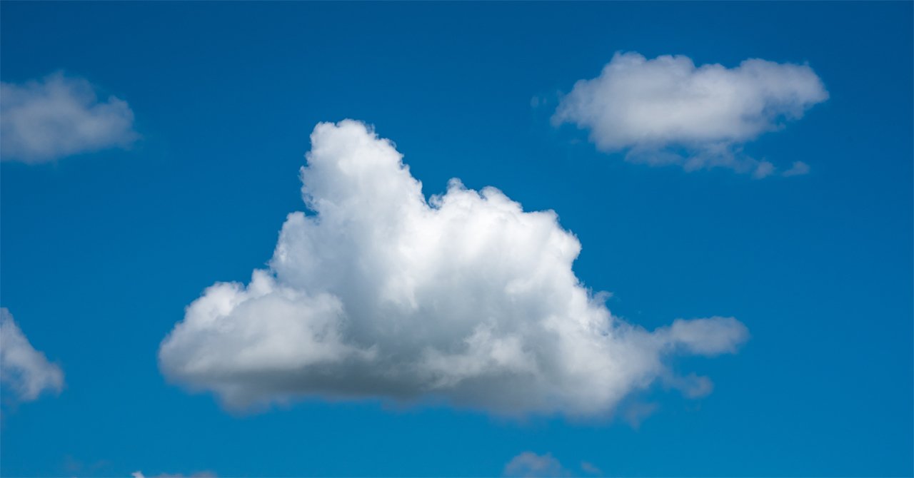 形のない白い雲が 形のない白い雲が