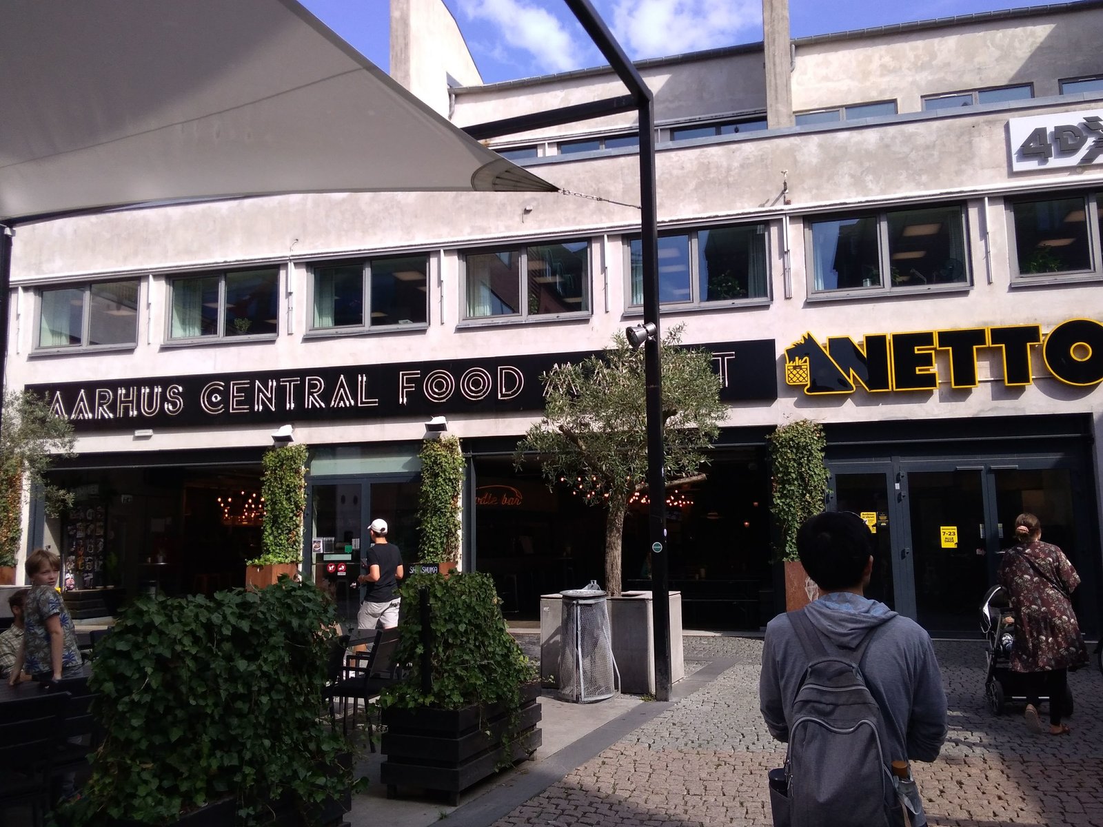 実は、オーフスにはもう一つ「Aarhus Central Food Market」というフードコートもありました。デンマーク人の友達いわく、日本人の方が経営していたラーメン屋さんがあったそうです。ですが、コロナの影響でフードコート全体が完全閉鎖になってしまいました・・・。とても残念。 画像6