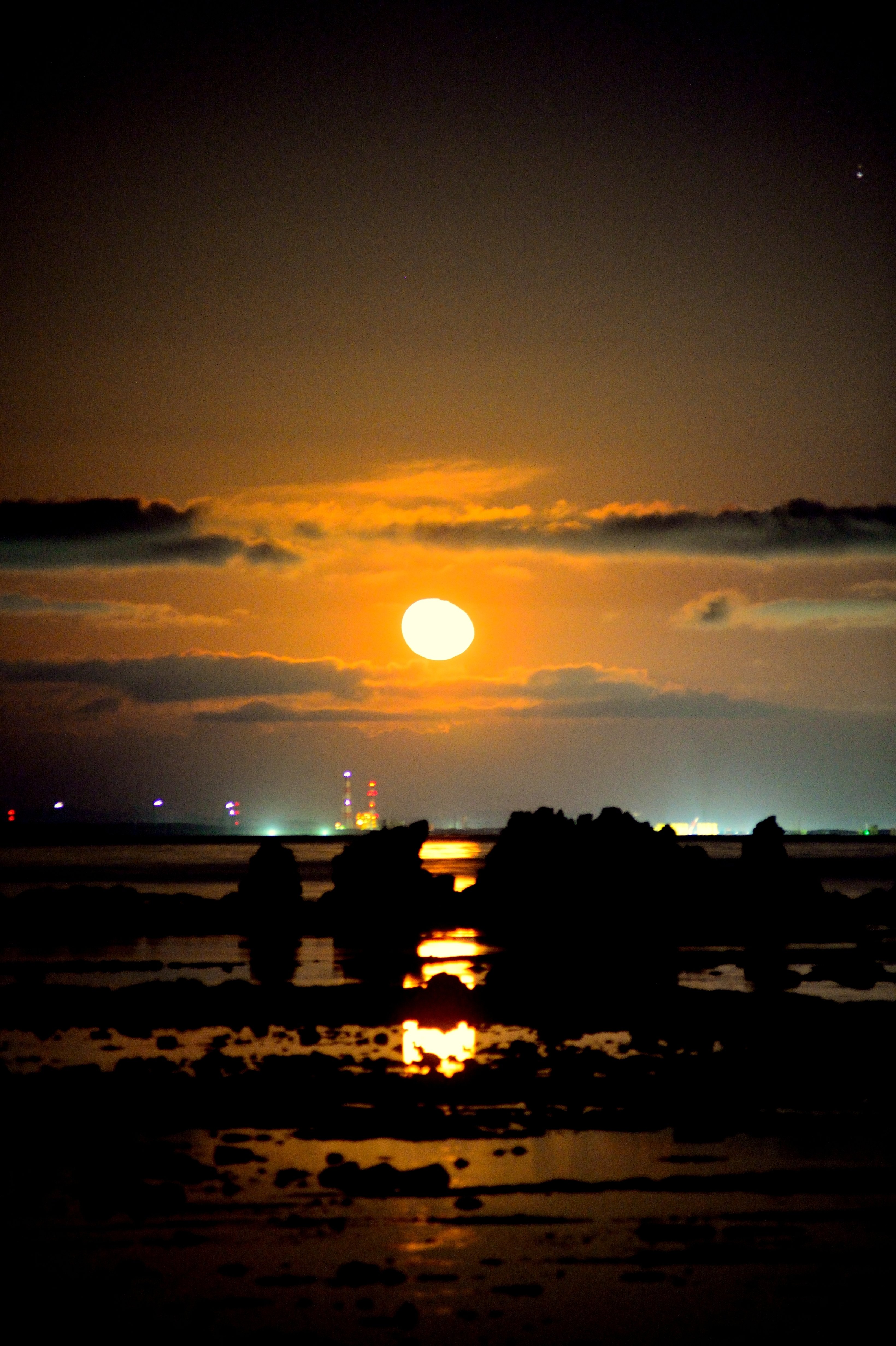 月 鵜ノ崎海岸 Hanamakiya Note