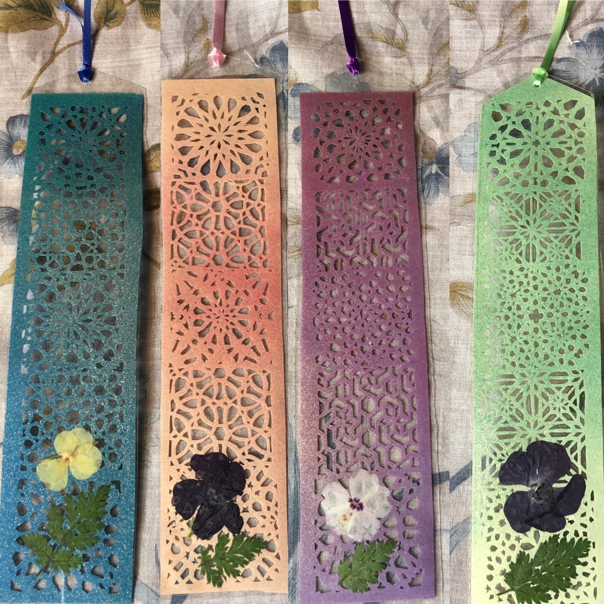 切り絵アート イスラム模様と春の押し花栞 Frau Schnitt Note