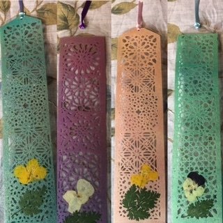 切り絵アート イスラム模様と春の押し花栞 Frau Schnitt Note 切り絵アート イスラム模様と春の押し花栞 Frau Schnitt Note
