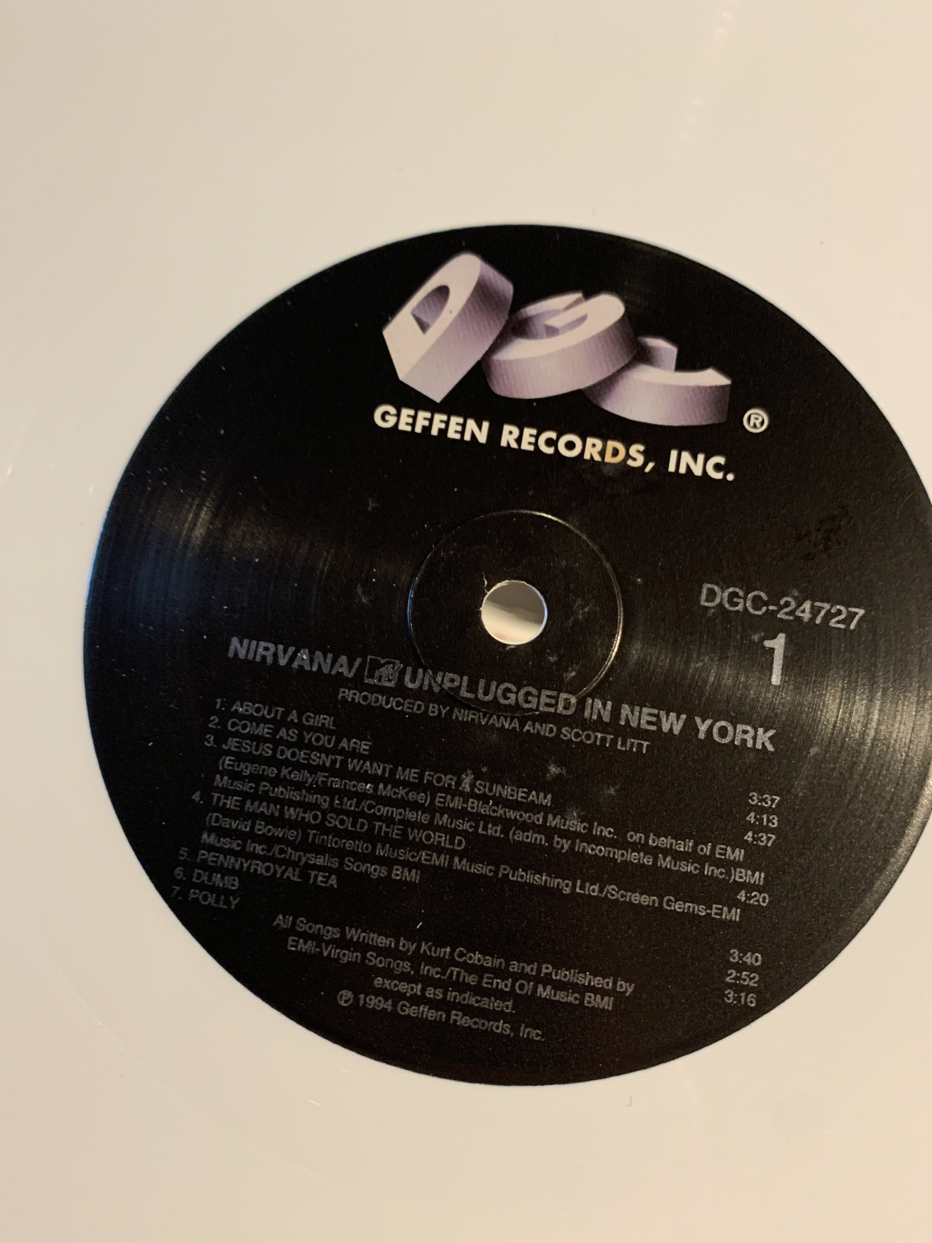 No.00107 Nirvana – MTV Unplugged In New York DGC DGC-24727 No.00107 Nirvana – MTV Unplugged In New York DGC DGC-24727