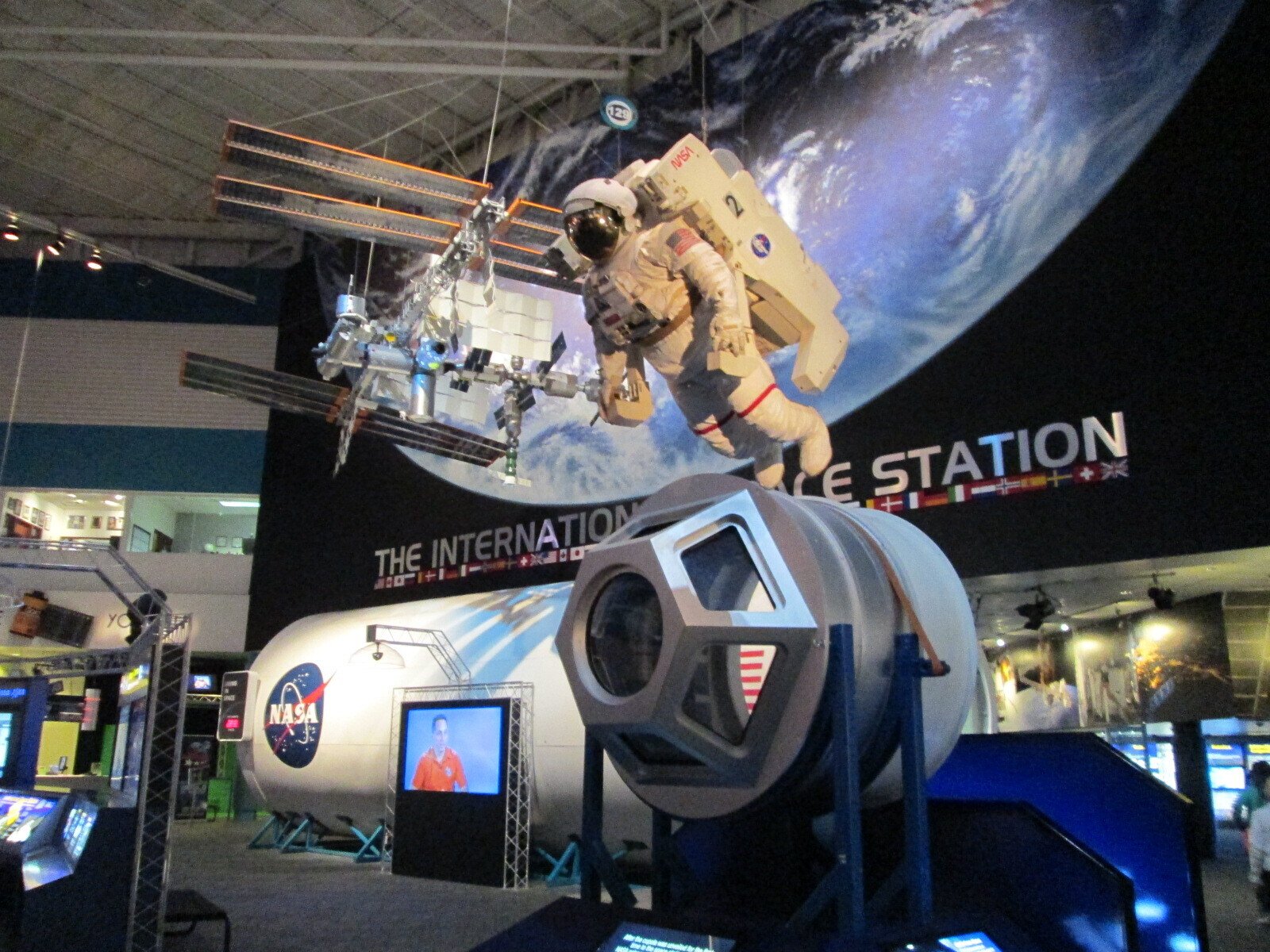 今日の一枚 アメリカ ヒューストン 空港から宇宙へ トランジットの時間を活用してnasaに行く 世界50か国を旅した旅人takae Note 今日の一枚 アメリカ ヒューストン 空港から宇宙へ トランジットの時間を活用してnasaに行く 世界50か国を旅した旅人takae Note