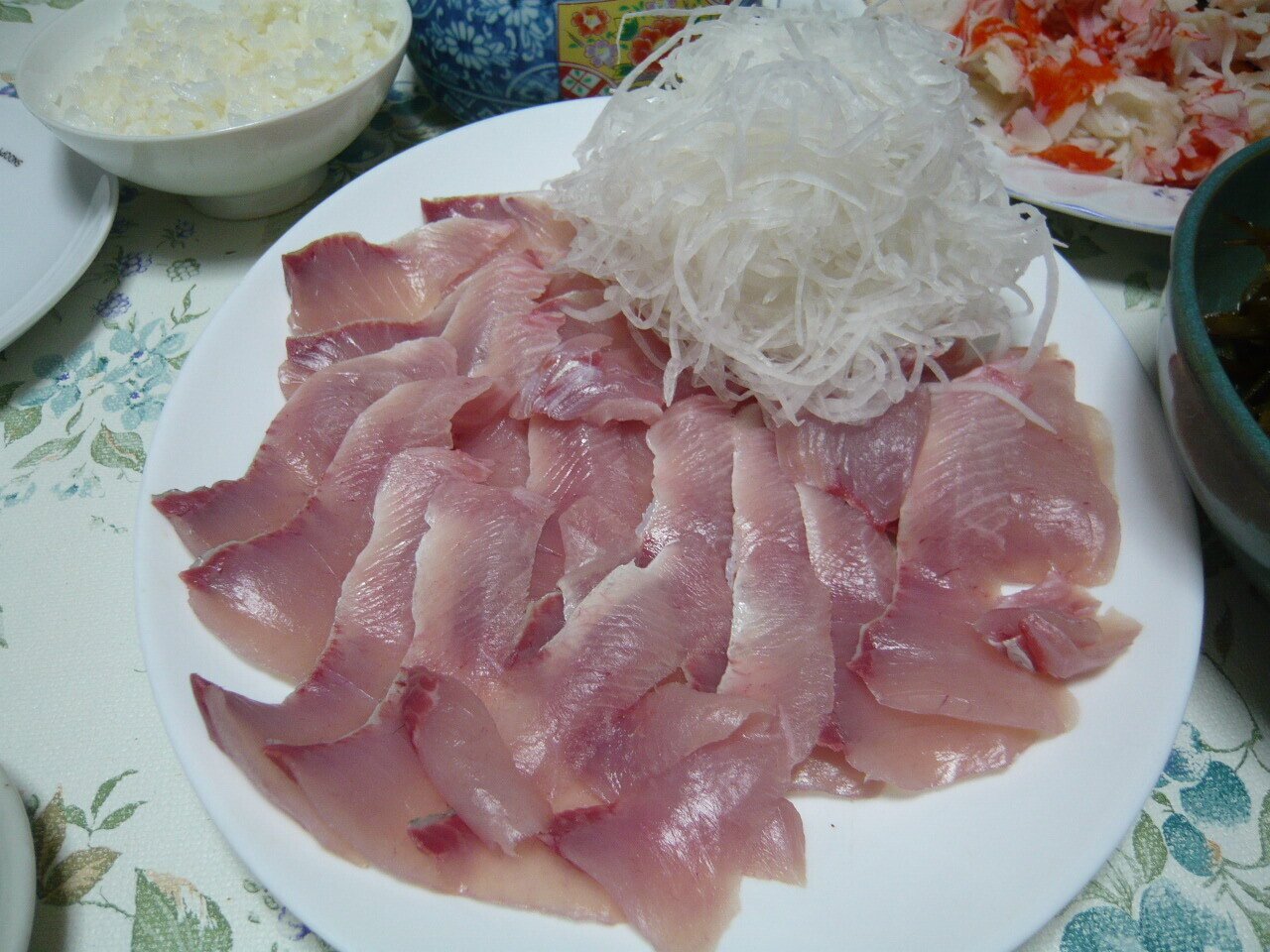 今日の晩御飯 ヒラマサの刺身とキンピラゴボウ 水野かつひこ Note 今日の晩御飯 ヒラマサの刺身とキンピラゴボウ 水野かつひこ Note