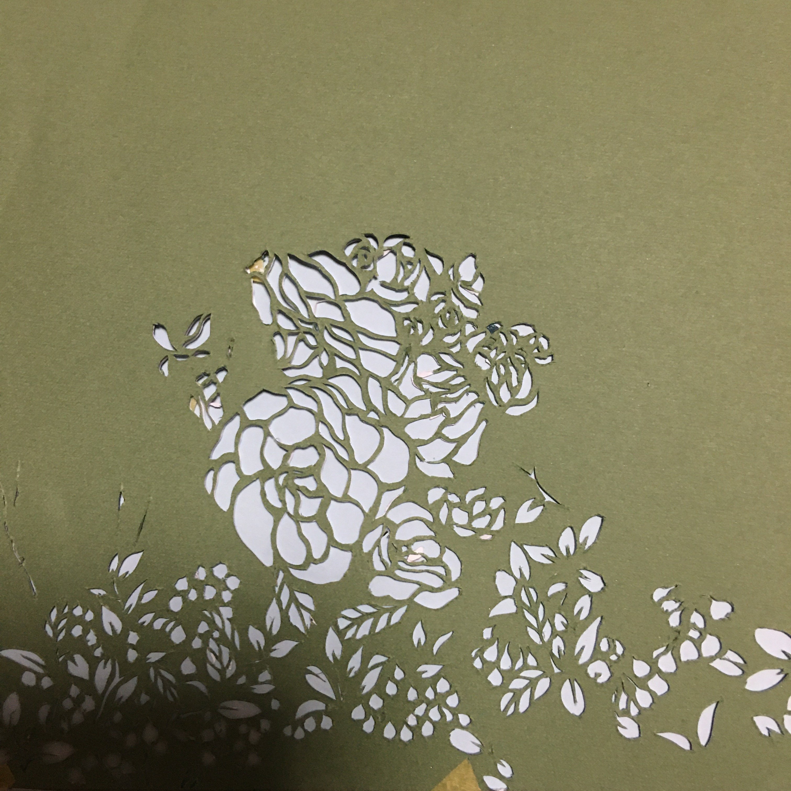 切り絵アート スズランの木とバラ 途中 Frau Schnitt Note 切り絵アート スズランの木とバラ 途中 Frau Schnitt Note