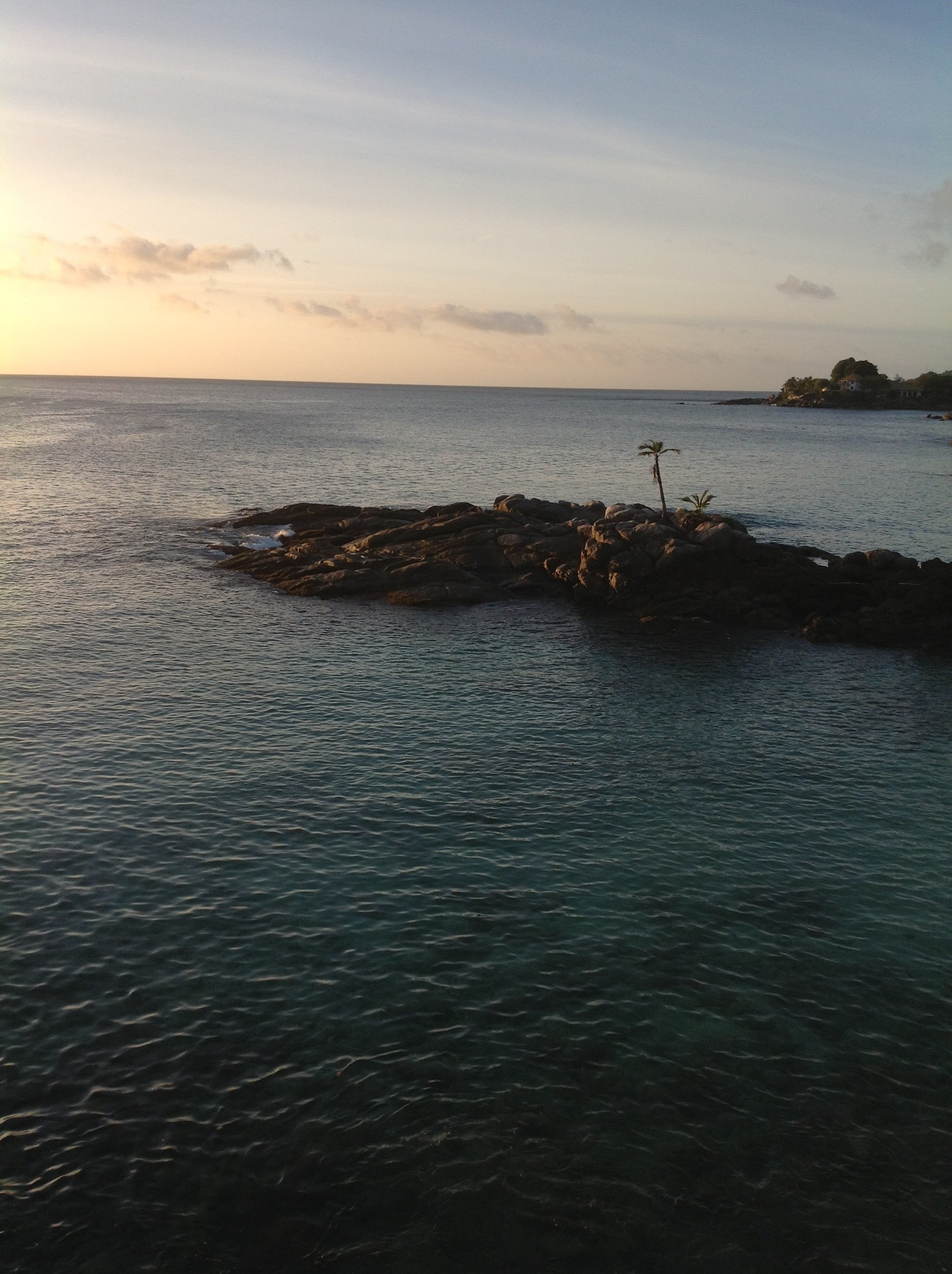東アフリカ セイシェル の海岸と夕陽 国境なき元公安刑事 ハンク Note 東アフリカ セイシェル の海岸と夕陽 国境なき元公安刑事 ハンク Note
