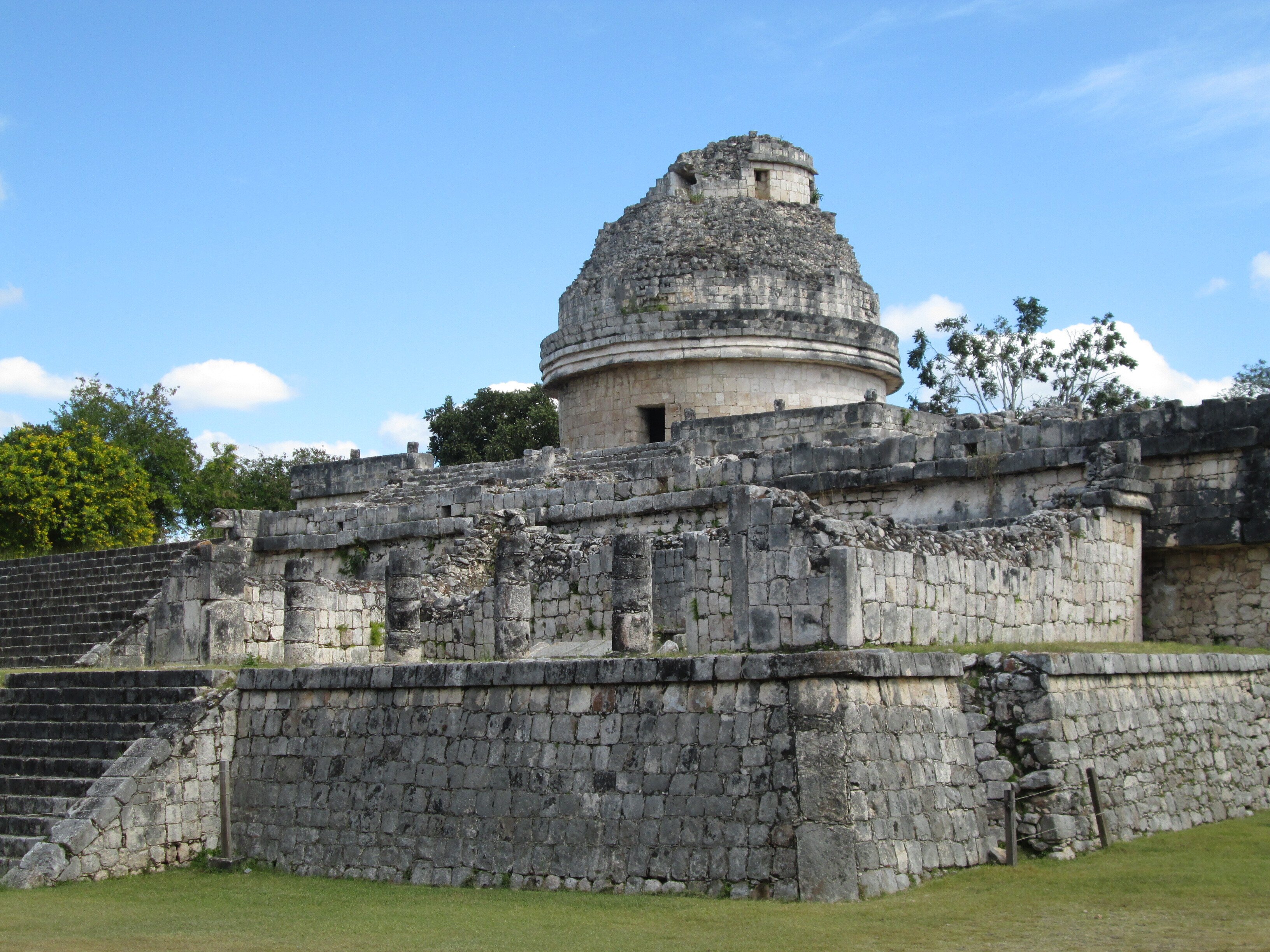 今日の一枚 メキシコ、古代マヤの遺跡チチェンイッツアにある天文台