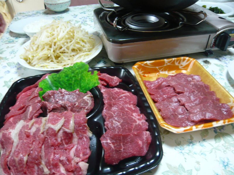 今日の晩御飯は焼肉！！父の日ということで妻が肉を用意してくれました(*´▽｀*)