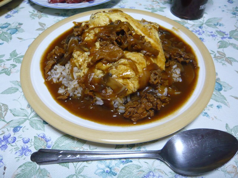 今日の晩御飯はオムハヤシ！！