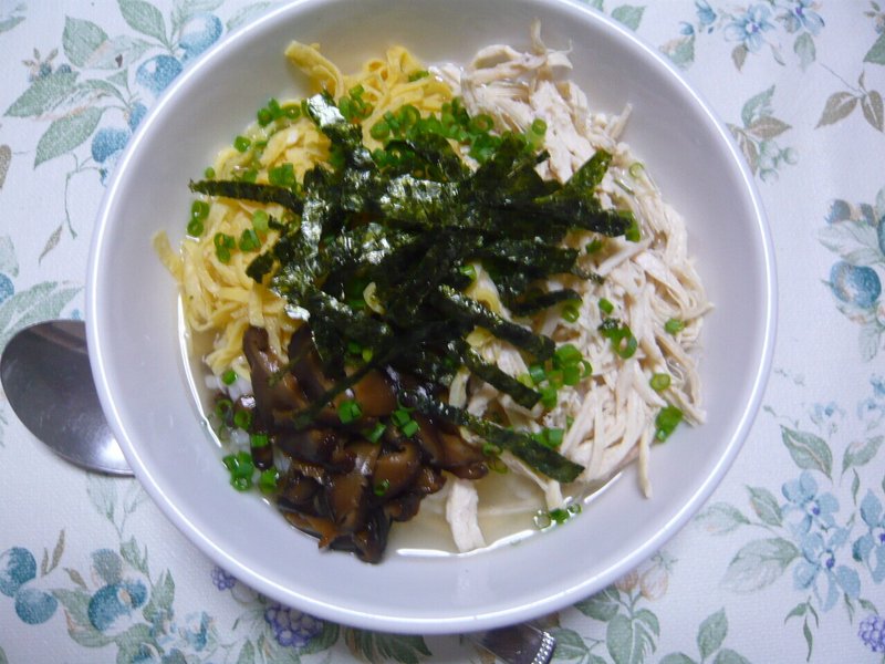 今日の晩御飯は鶏飯！！暑い日の晩御飯には、サラサラっと食べれる鶏飯は最高です(^^)